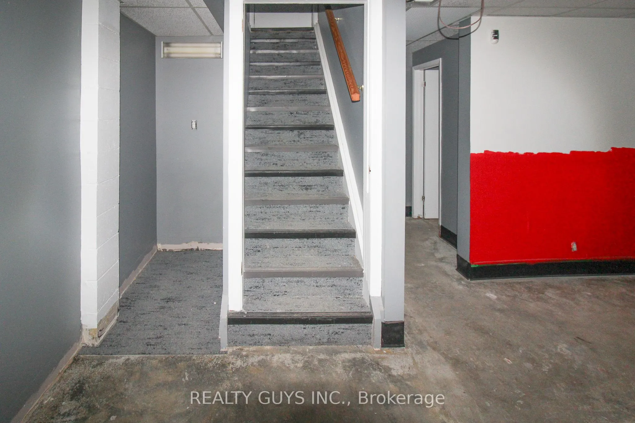 27 William Street N