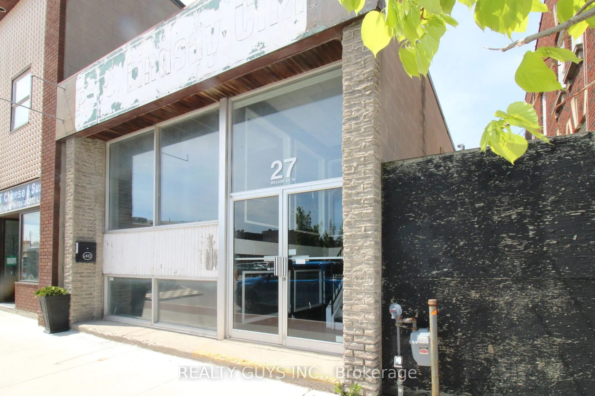 27 William Street N