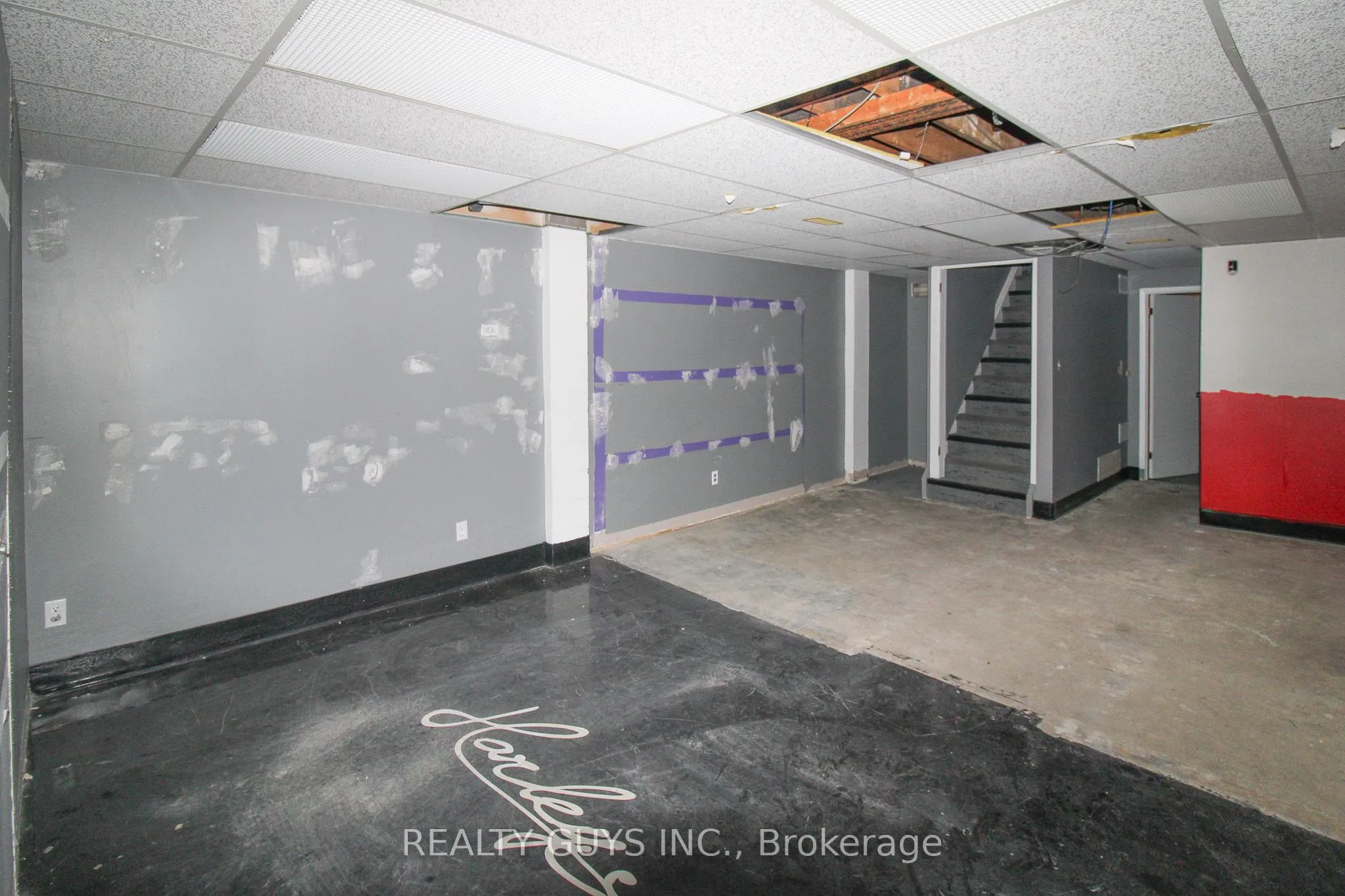 27 William Street N