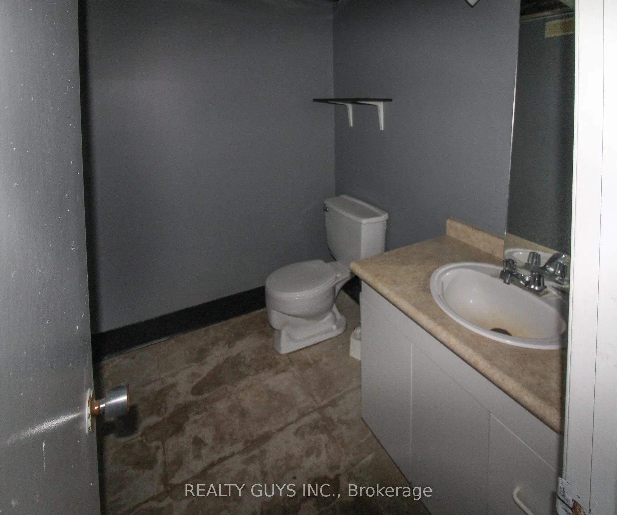 27 William Street N