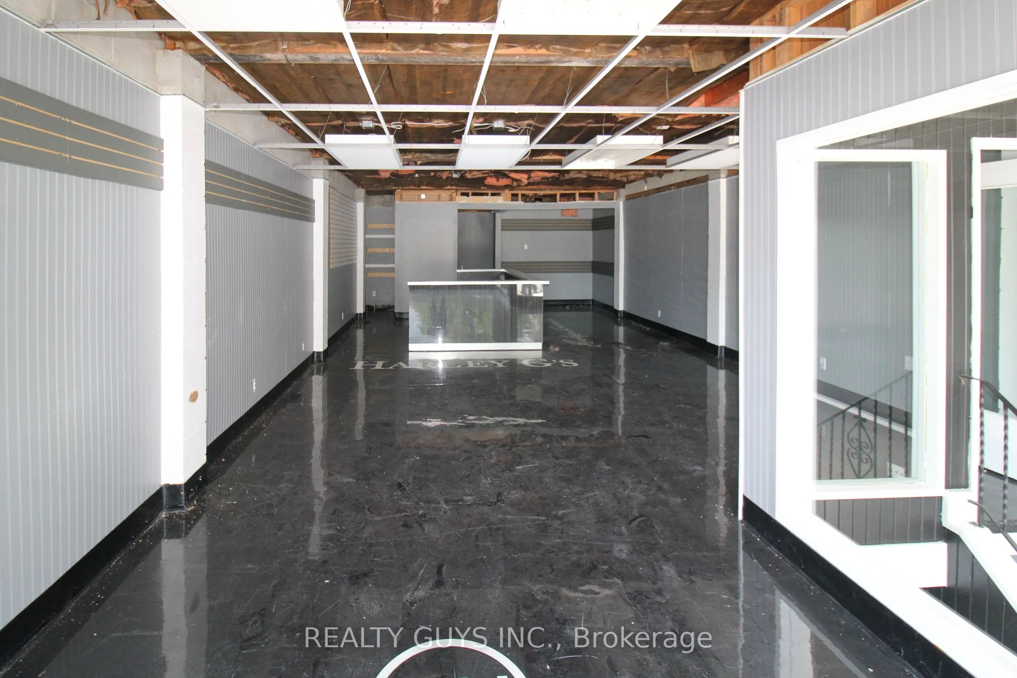 27 William Street N