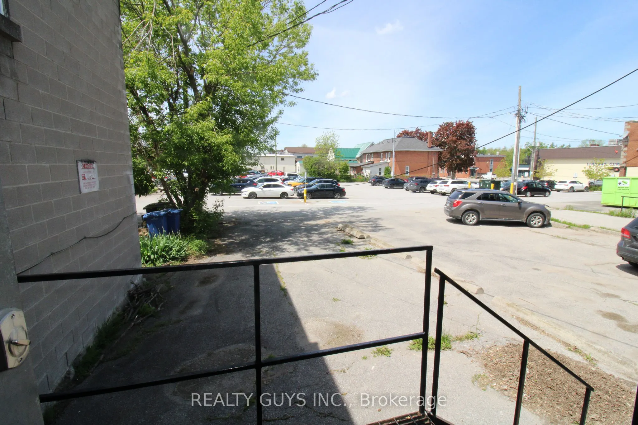 27 William Street N