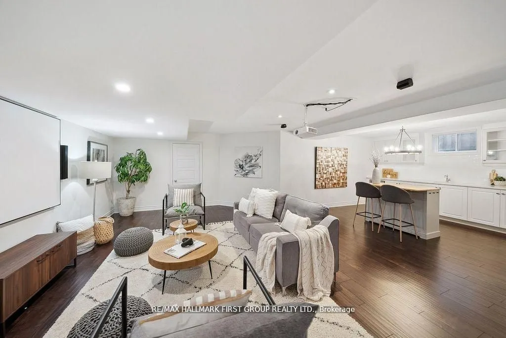 8 Bridges Boulevard