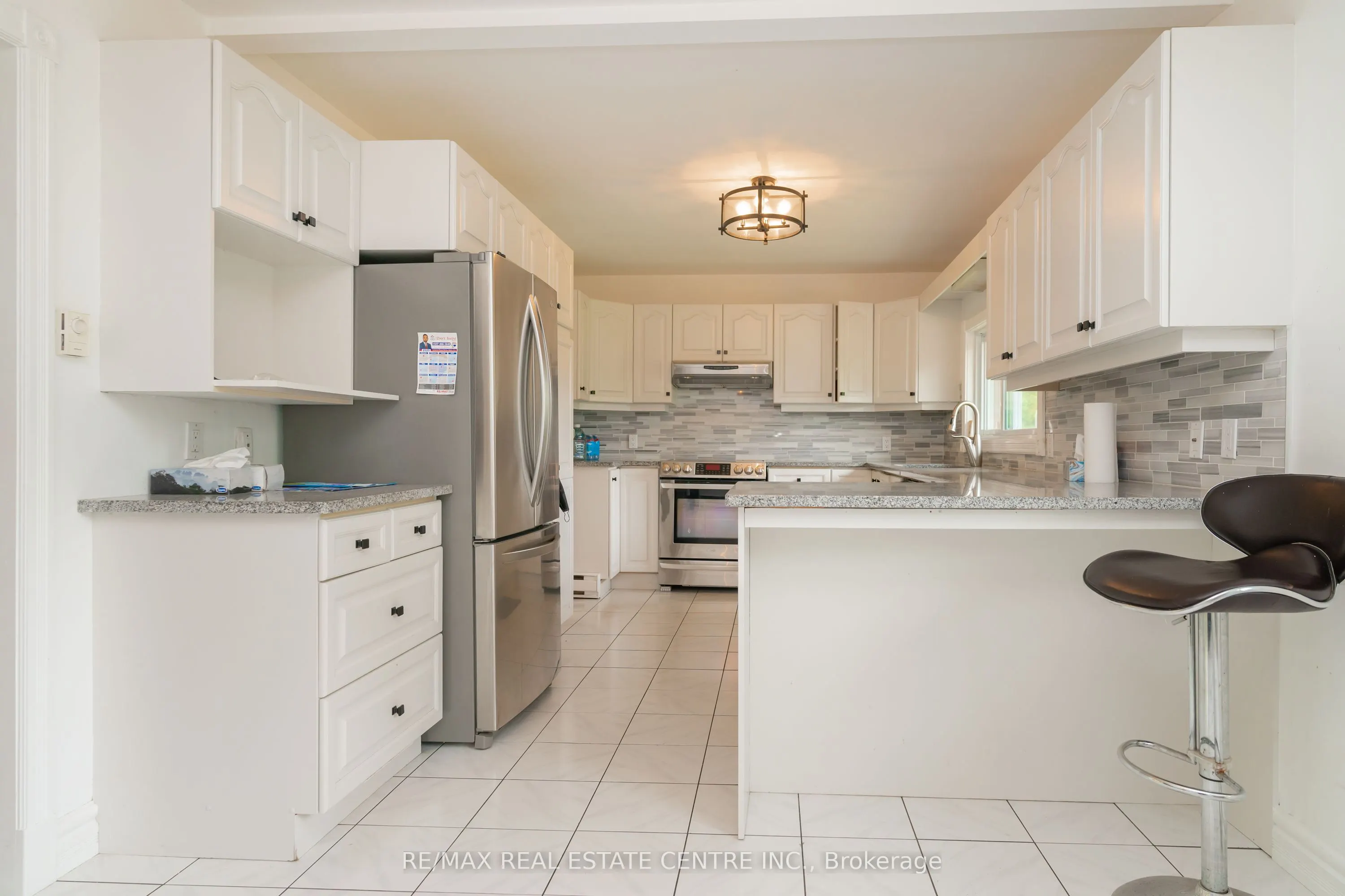555257 Mono Amaranth Townline