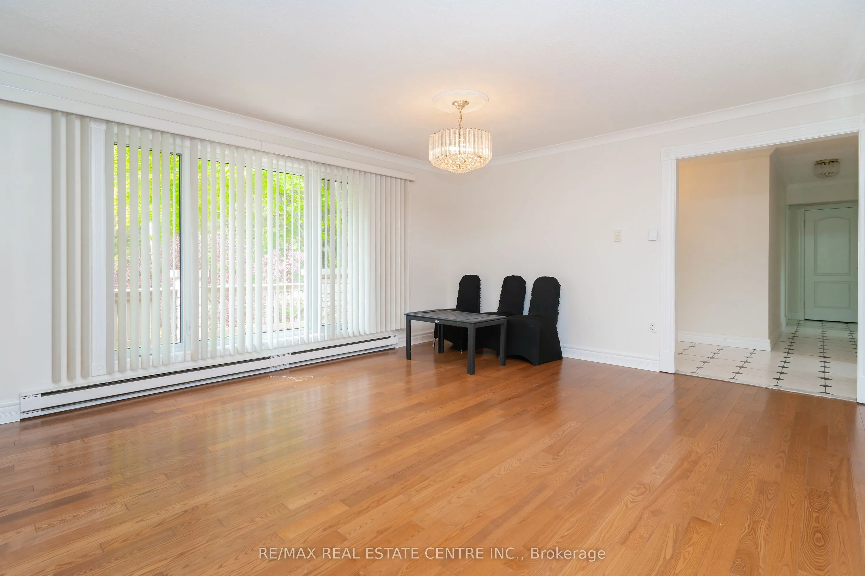 555257 Mono Amaranth Townline