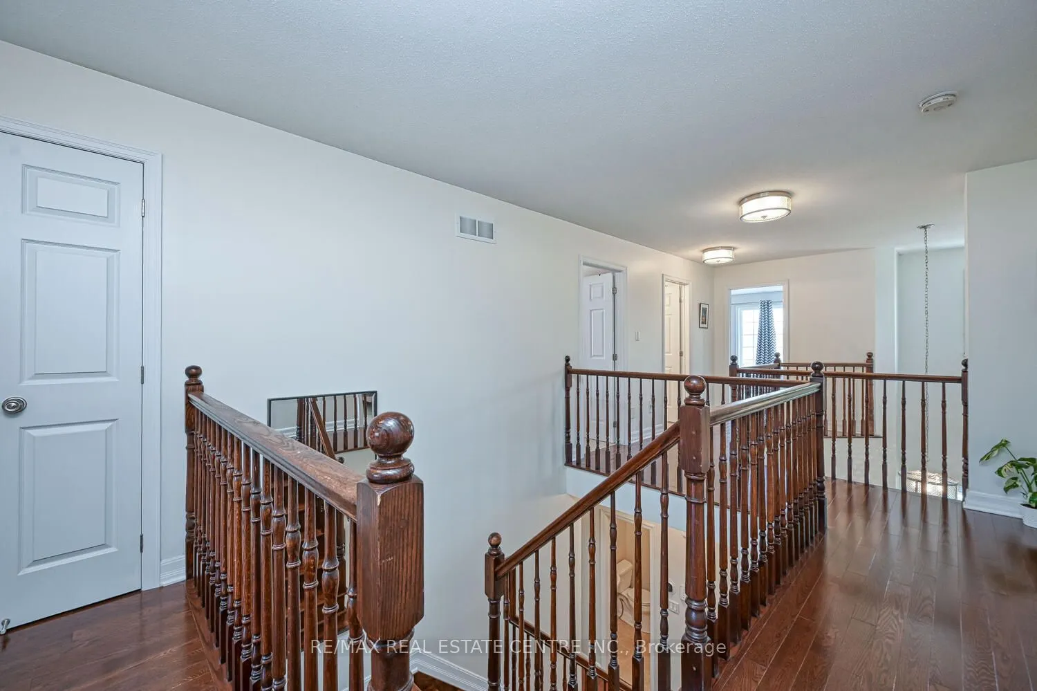 544 Ravendale Way