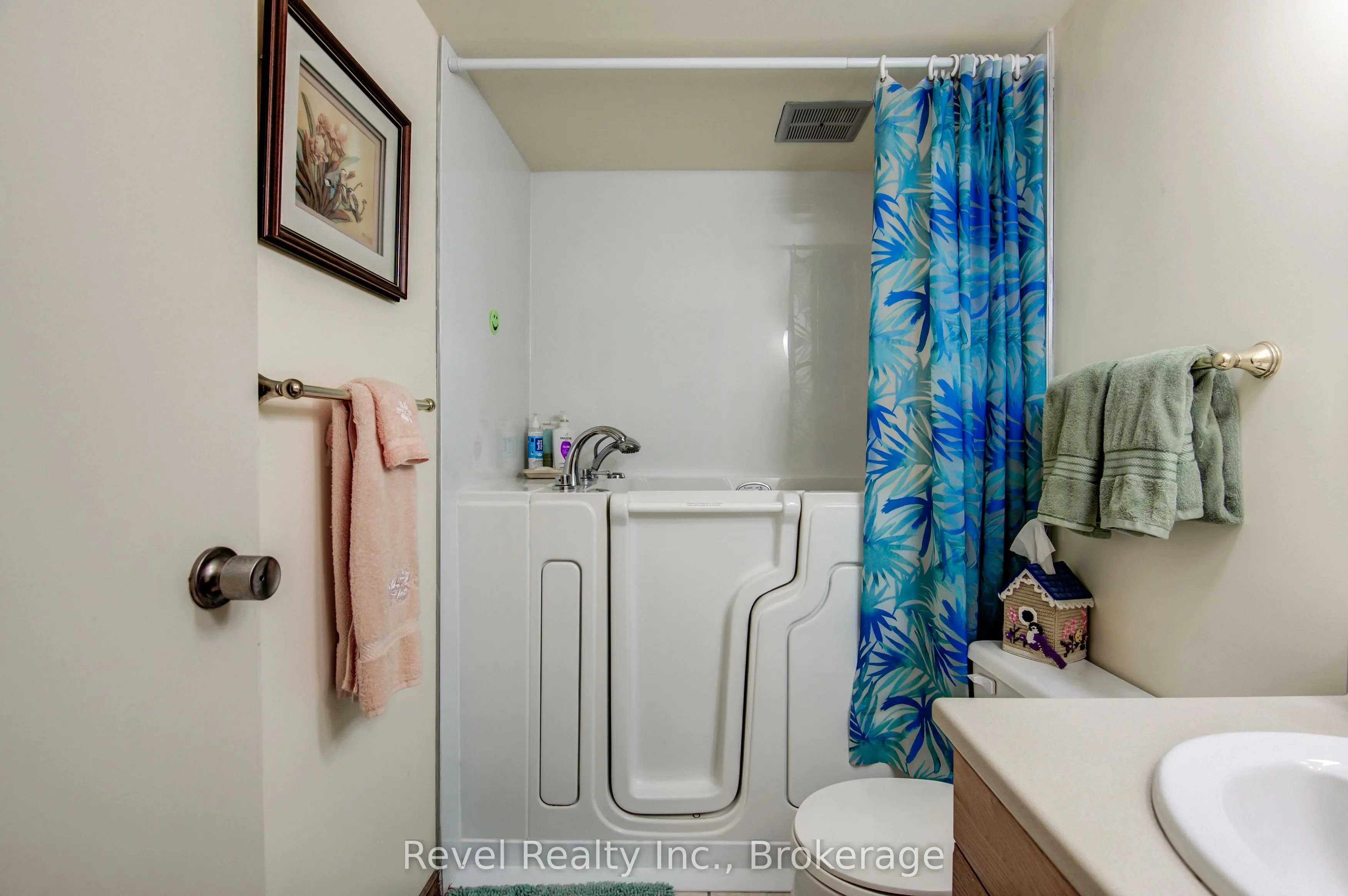 860 9th Street E, #205