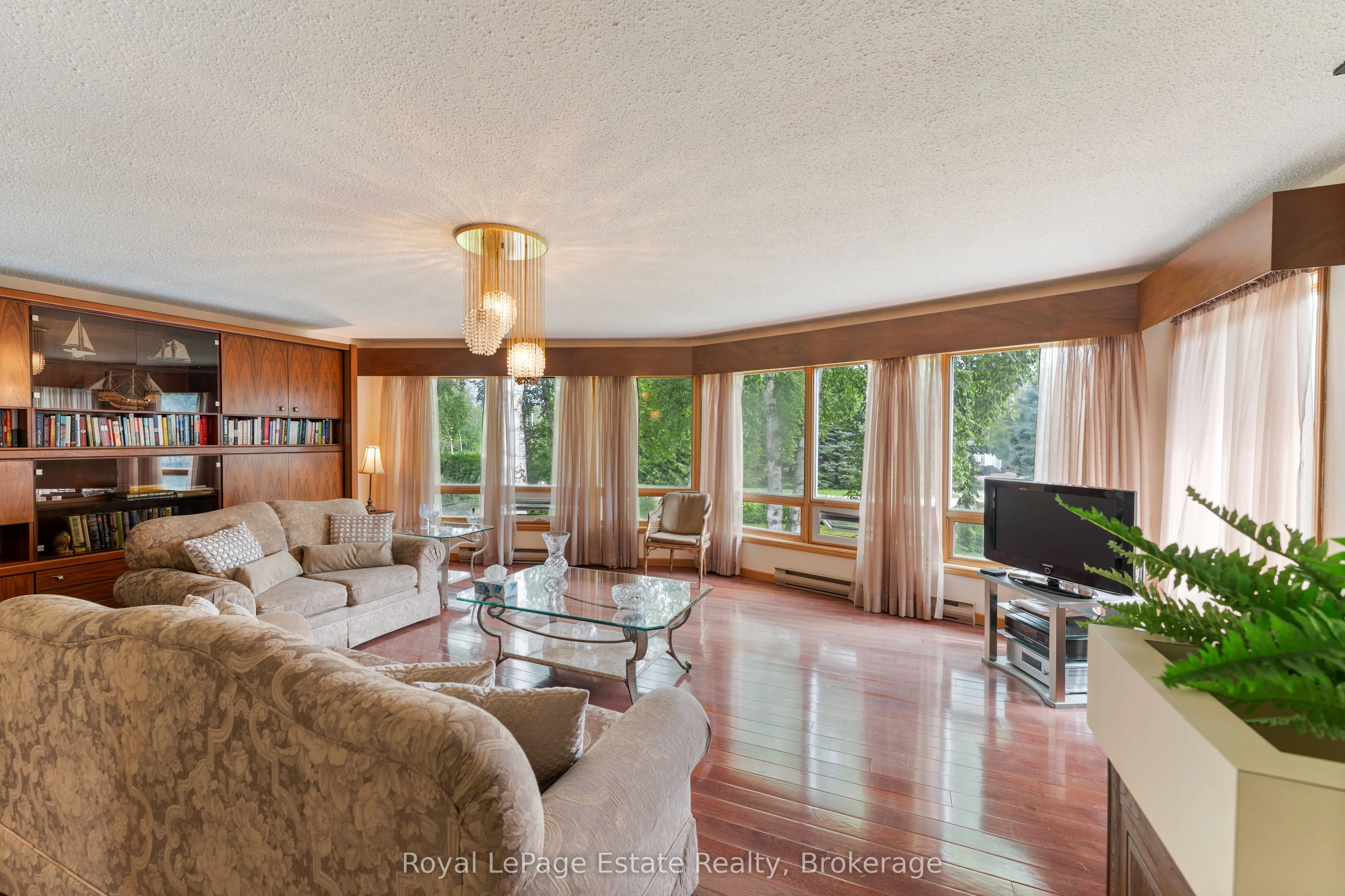 97 Dorena Crescent