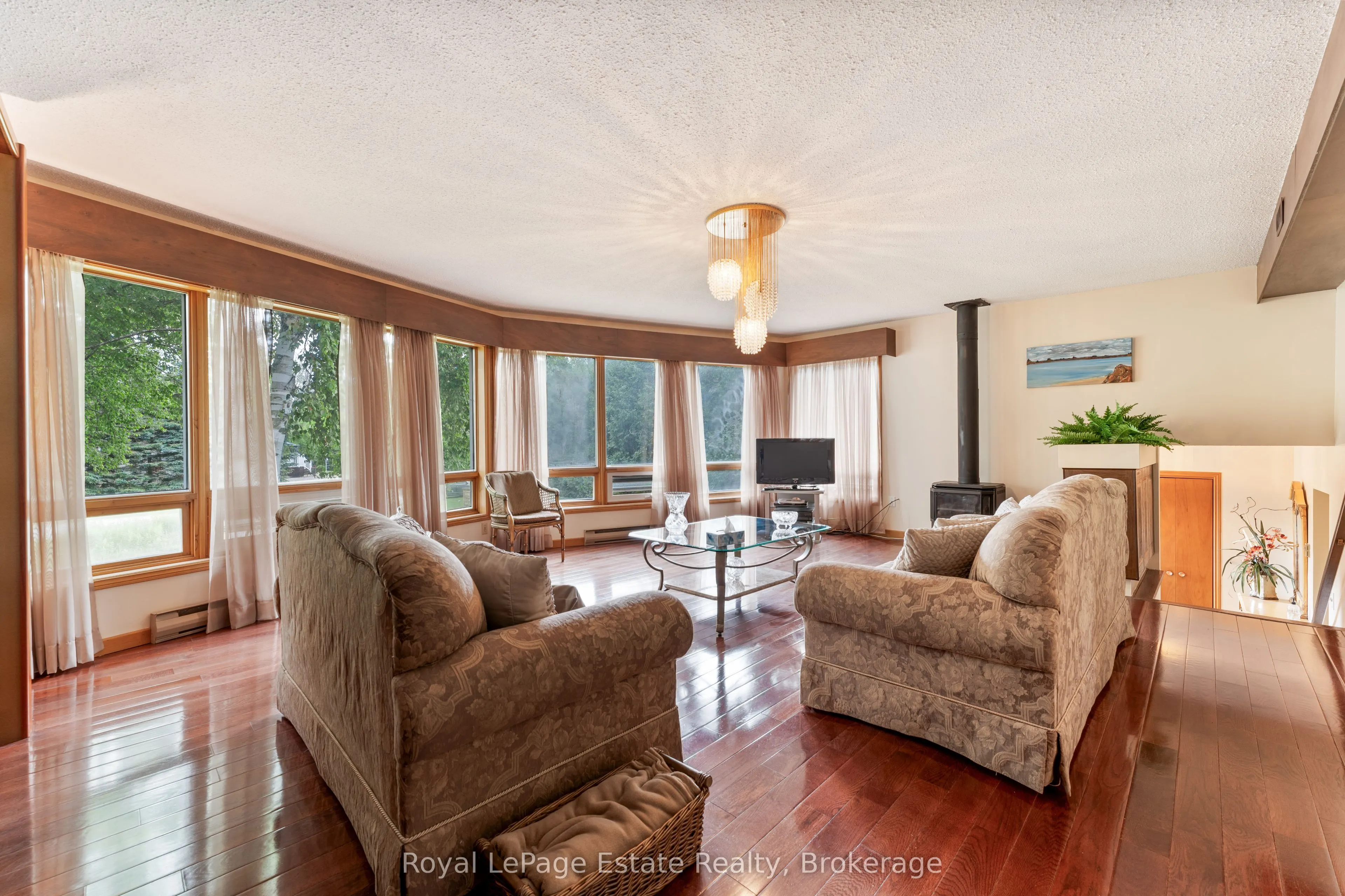 97 Dorena Crescent