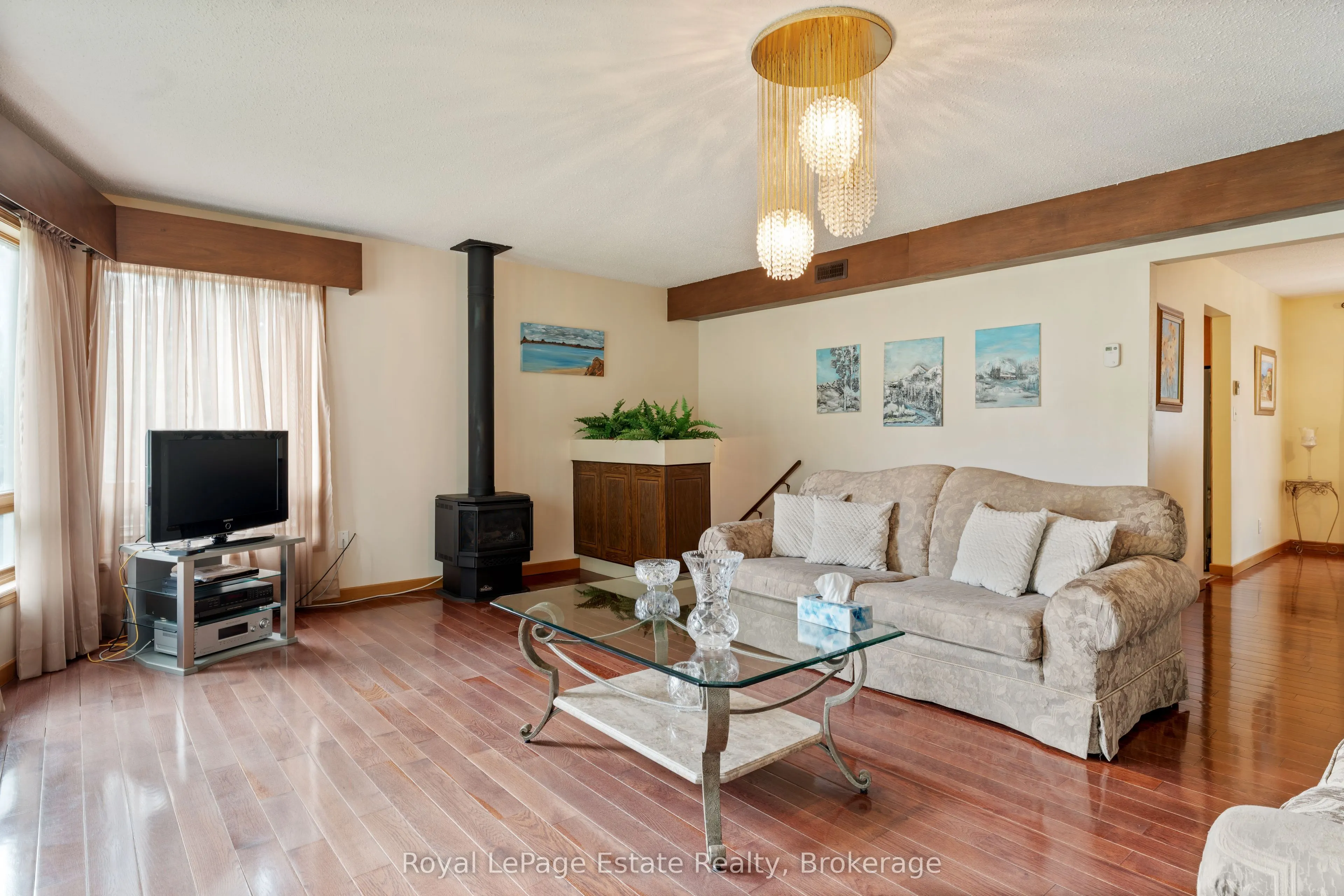 97 Dorena Crescent