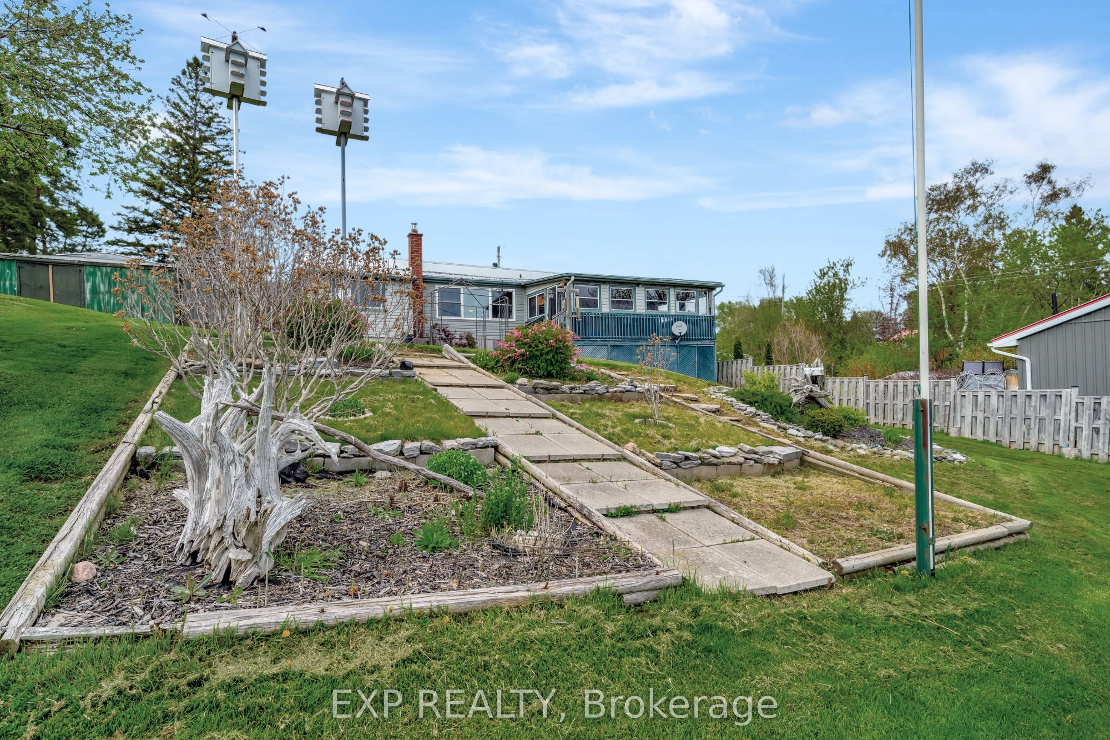 1083 Lakeside Drive