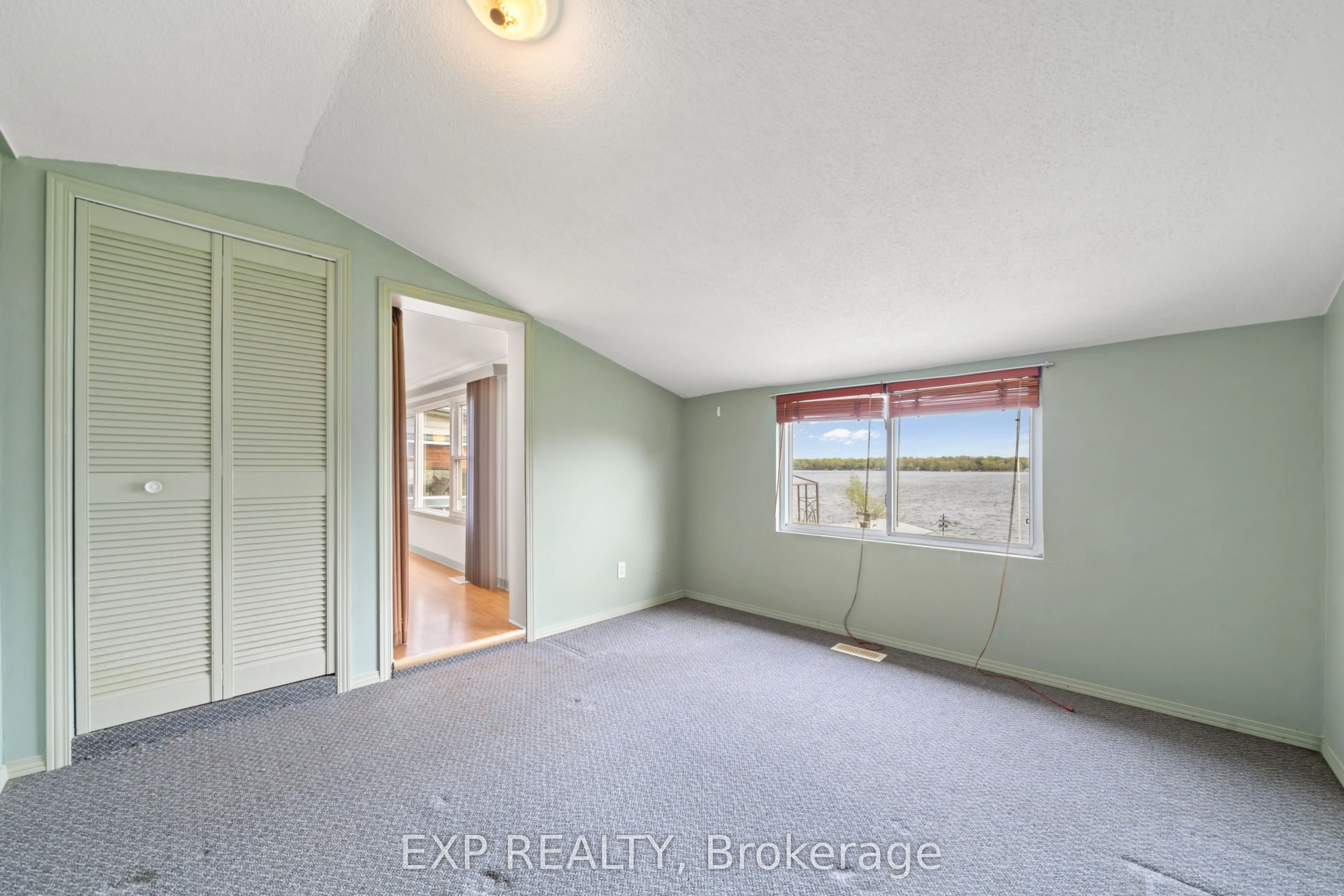 1083 Lakeside Drive