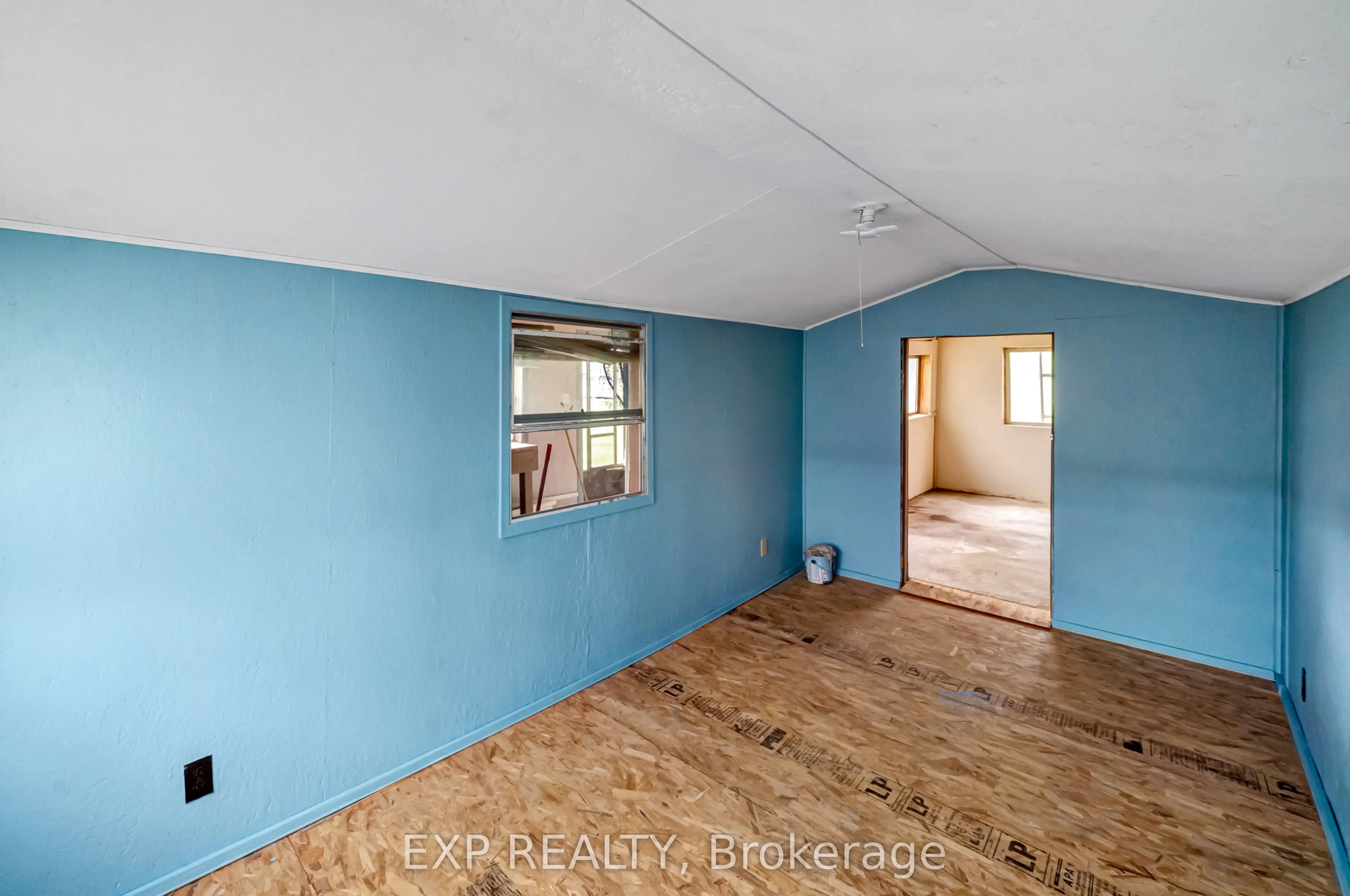 1083 Lakeside Drive