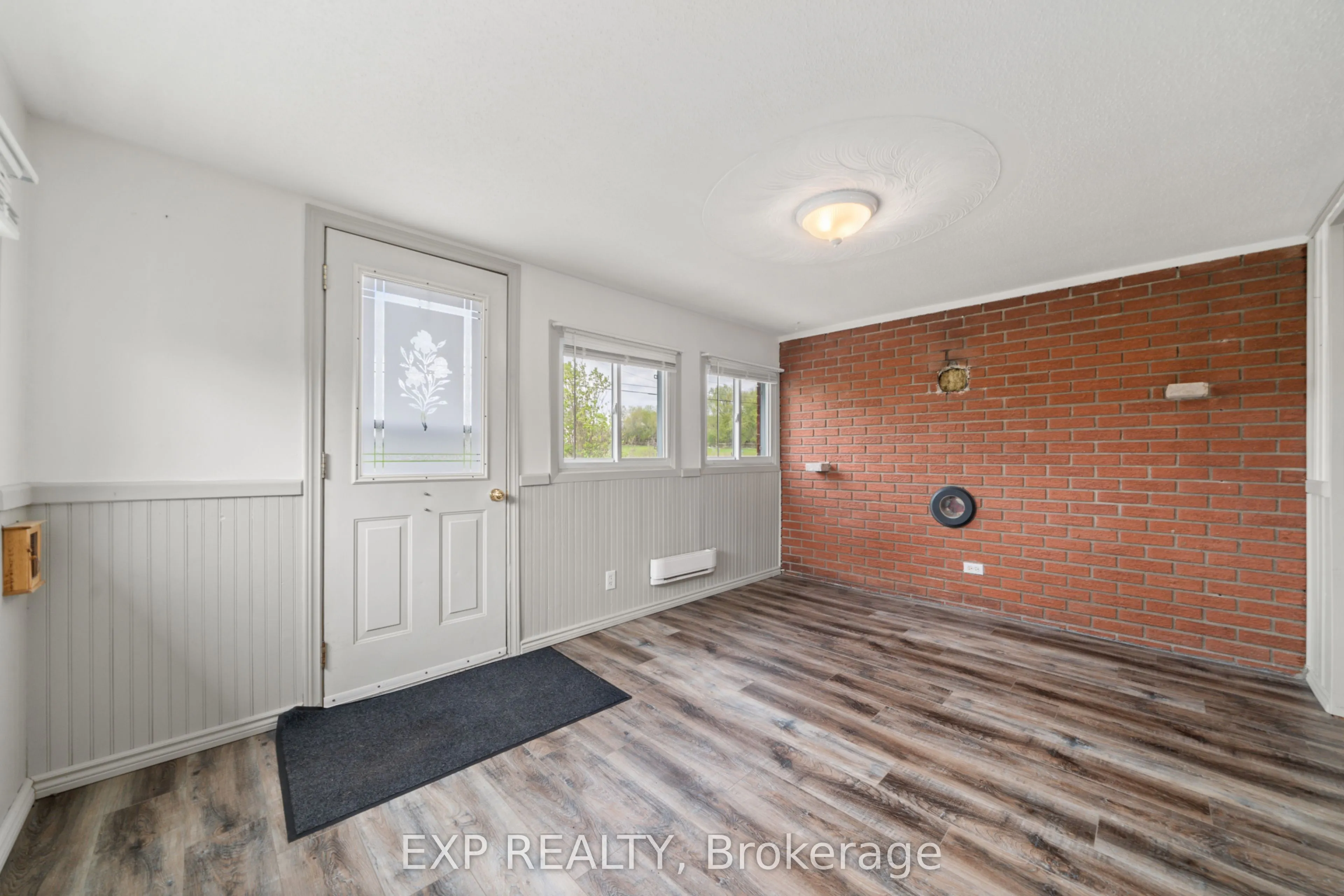 1083 Lakeside Drive