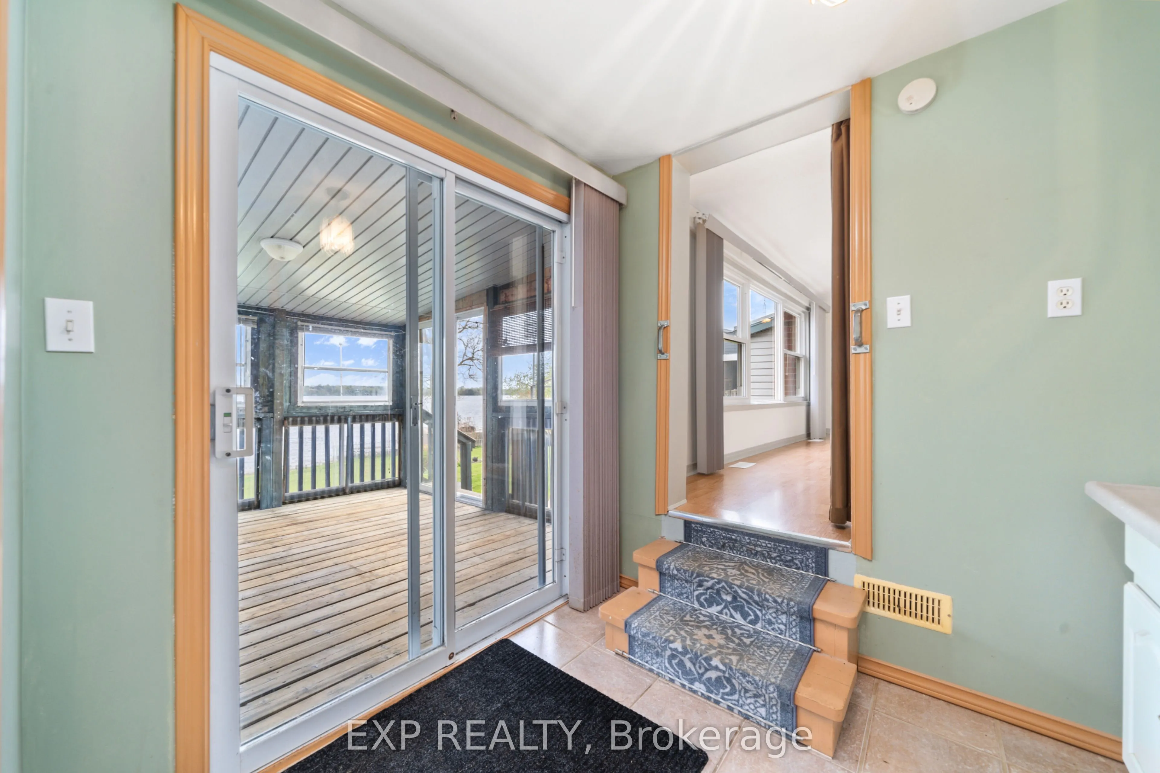 1083 Lakeside Drive