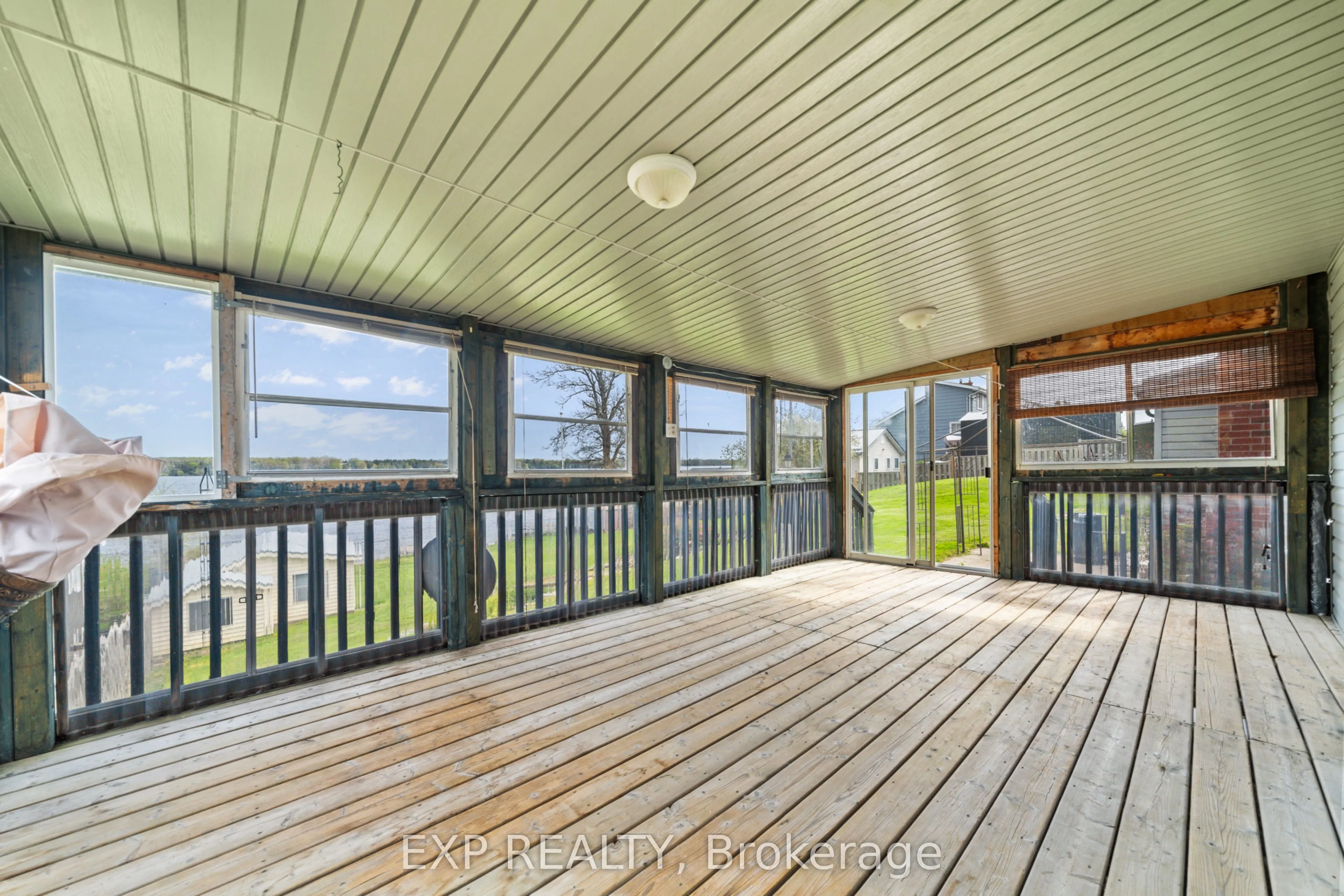 1083 Lakeside Drive
