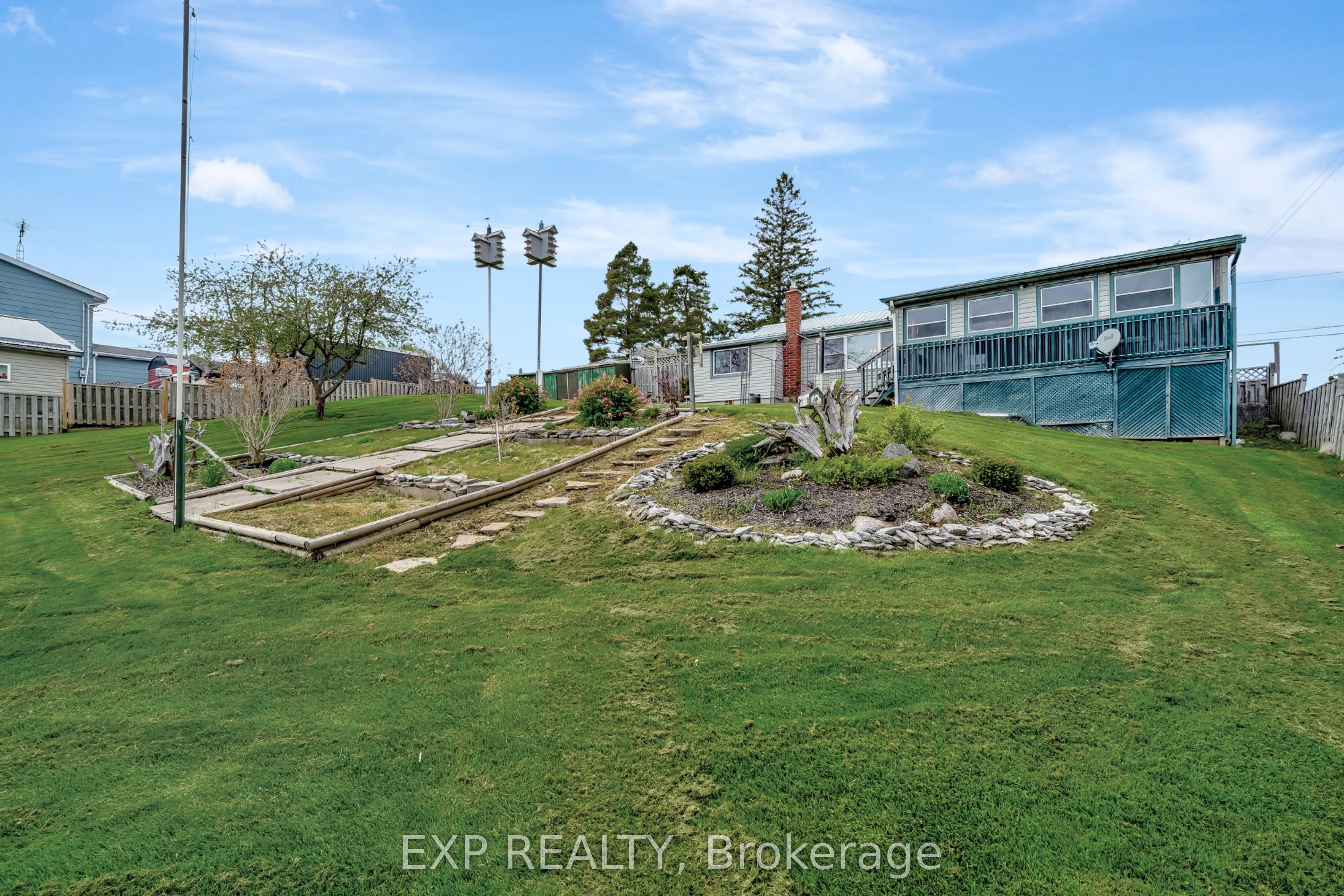 1083 Lakeside Drive