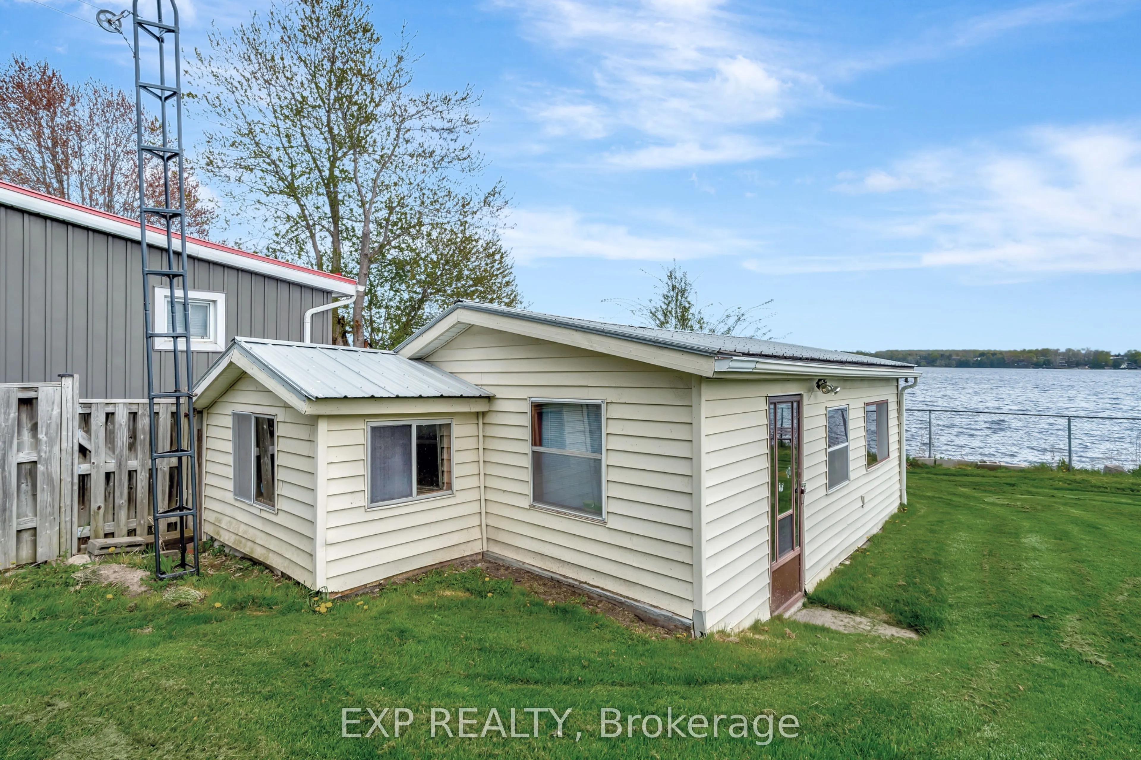 1083 Lakeside Drive