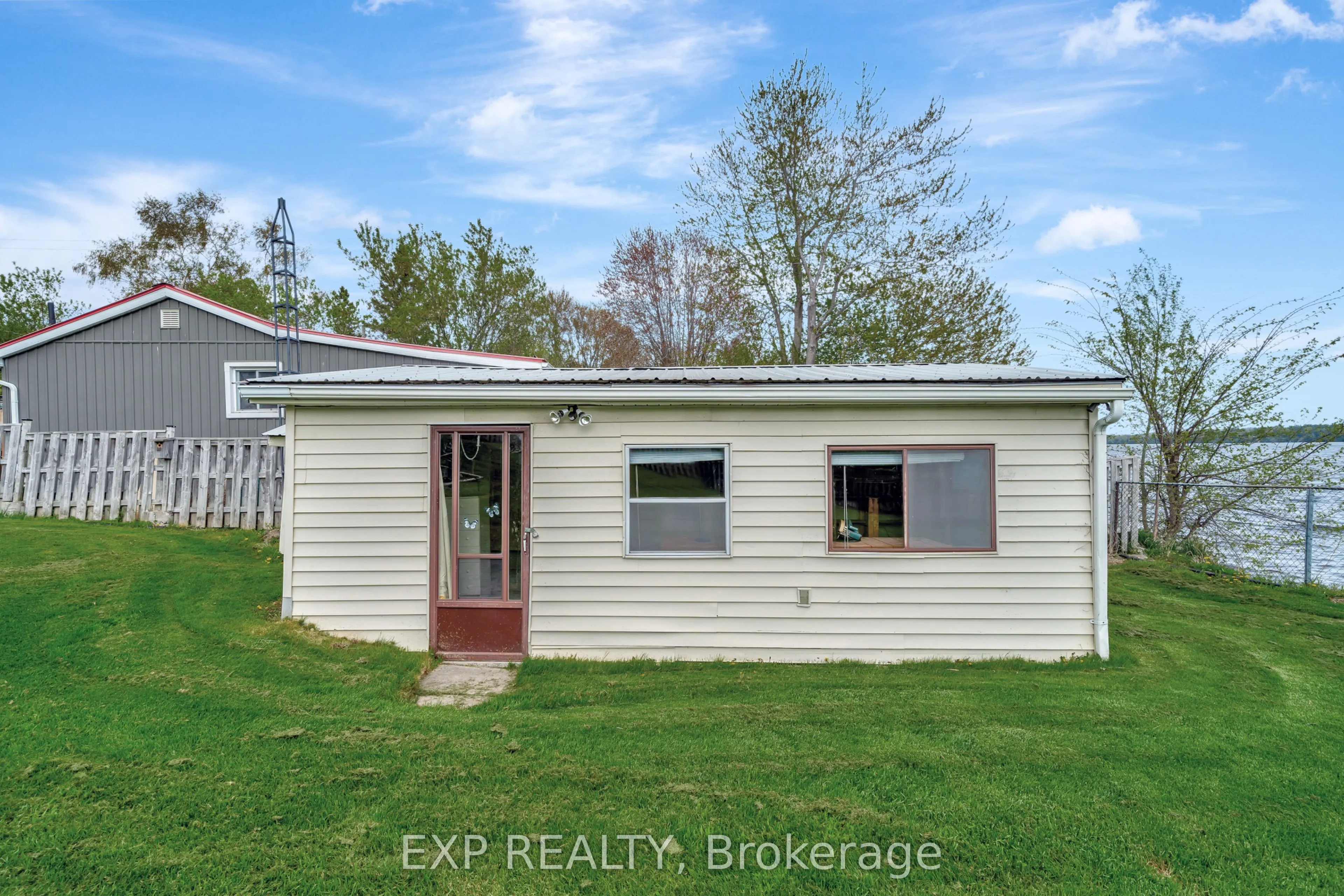 1083 Lakeside Drive