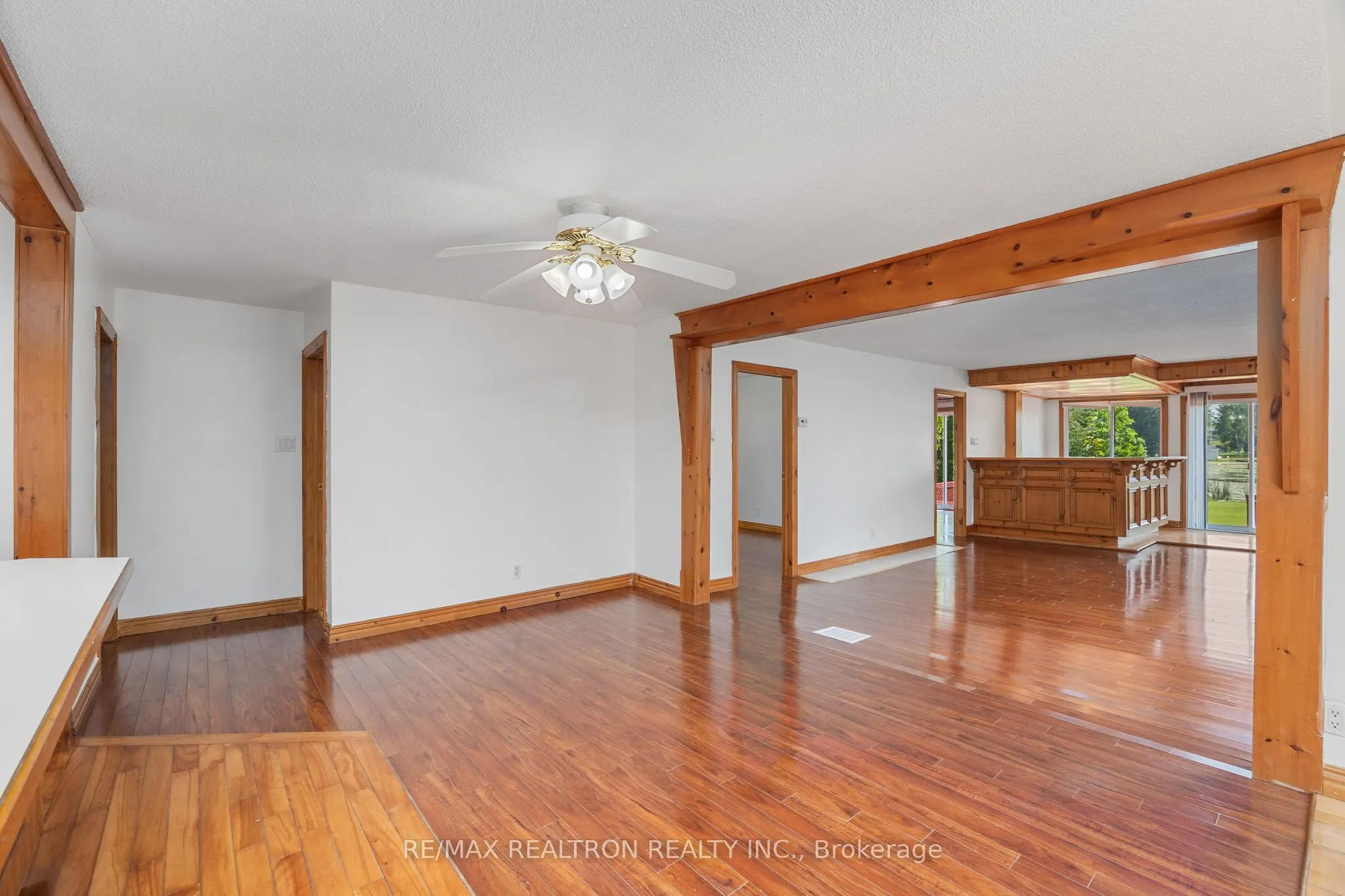 28 Lawrence Street N