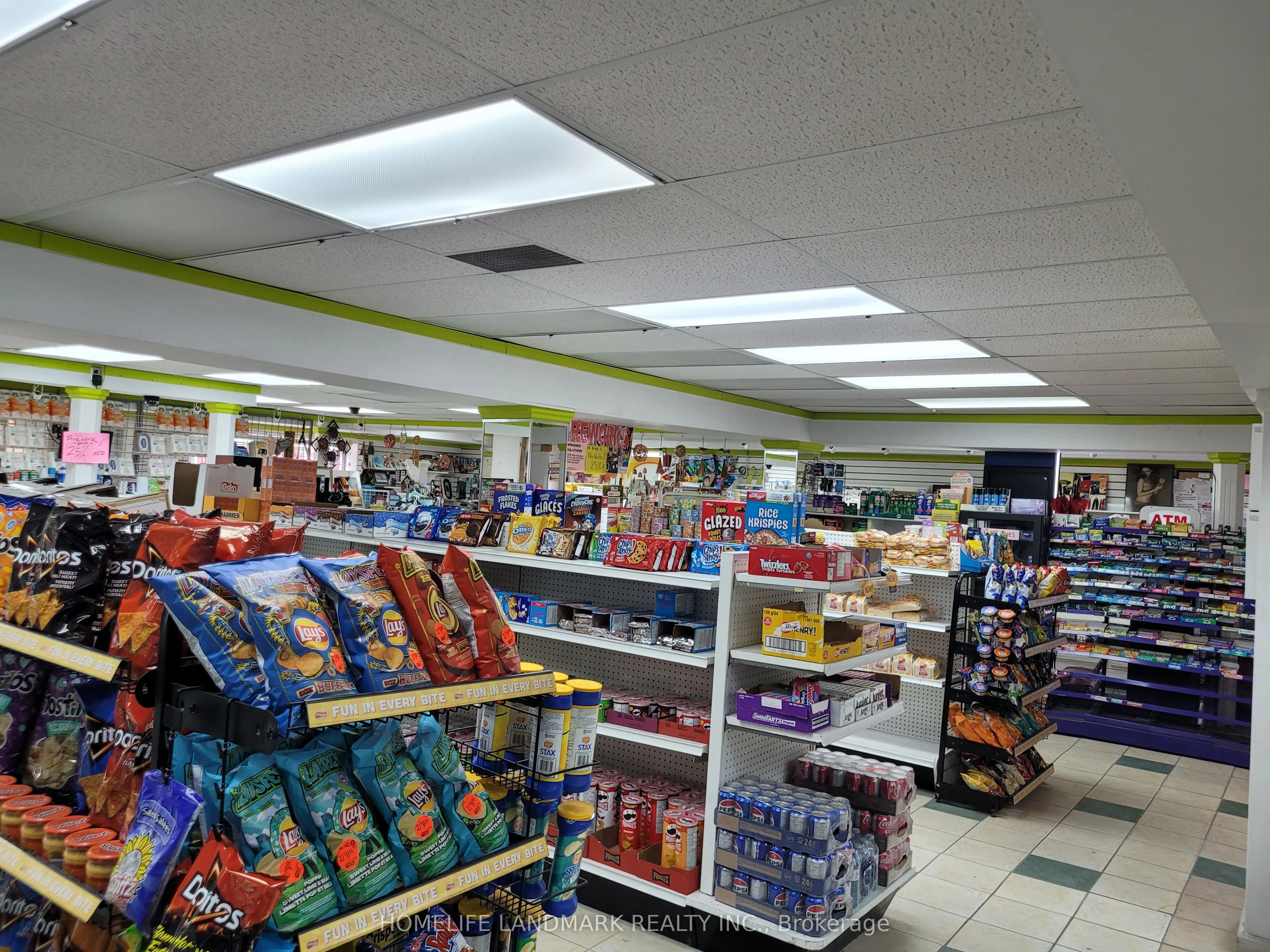 195 Dundas Street W