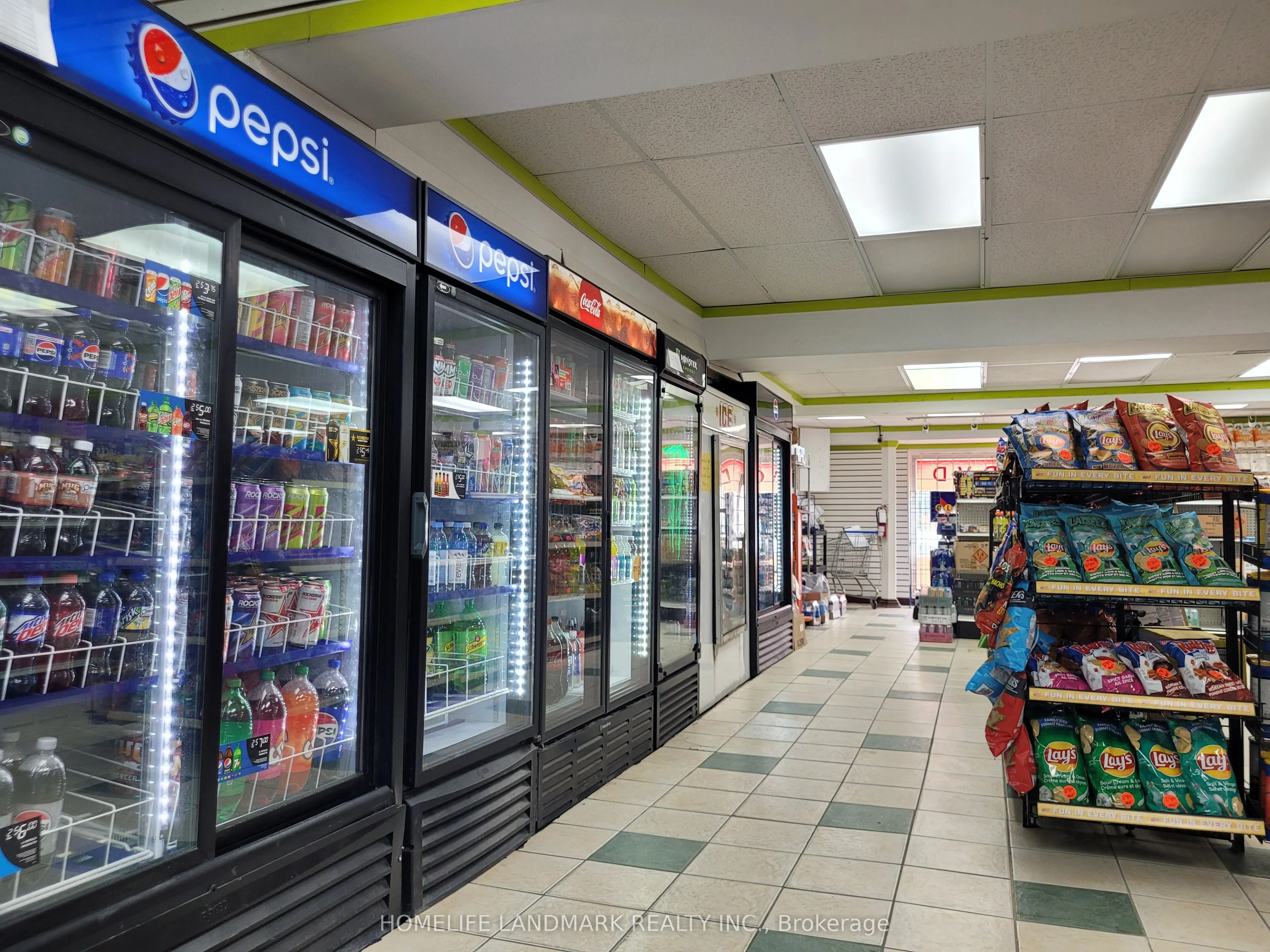 195 Dundas Street W