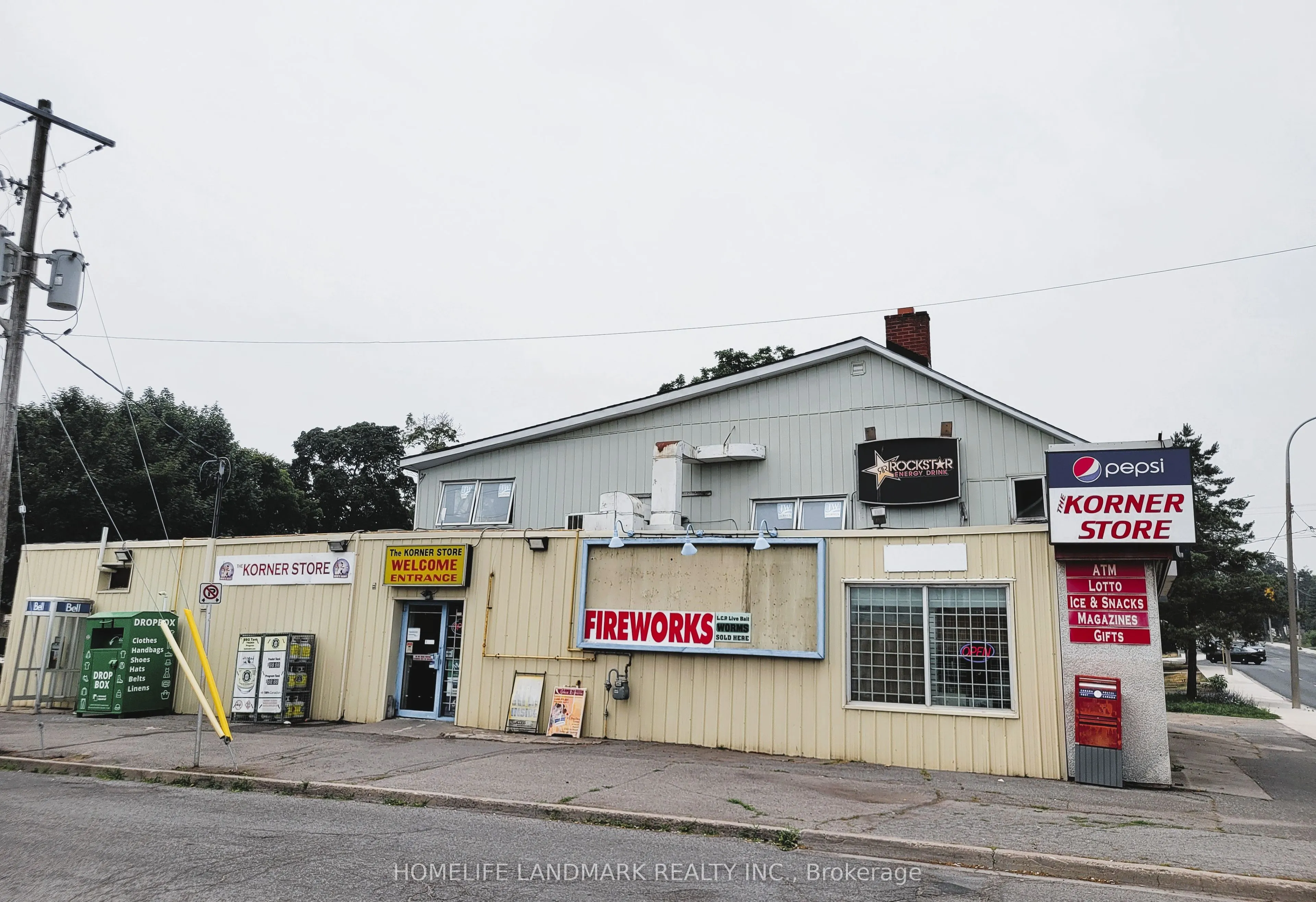 195 Dundas Street W