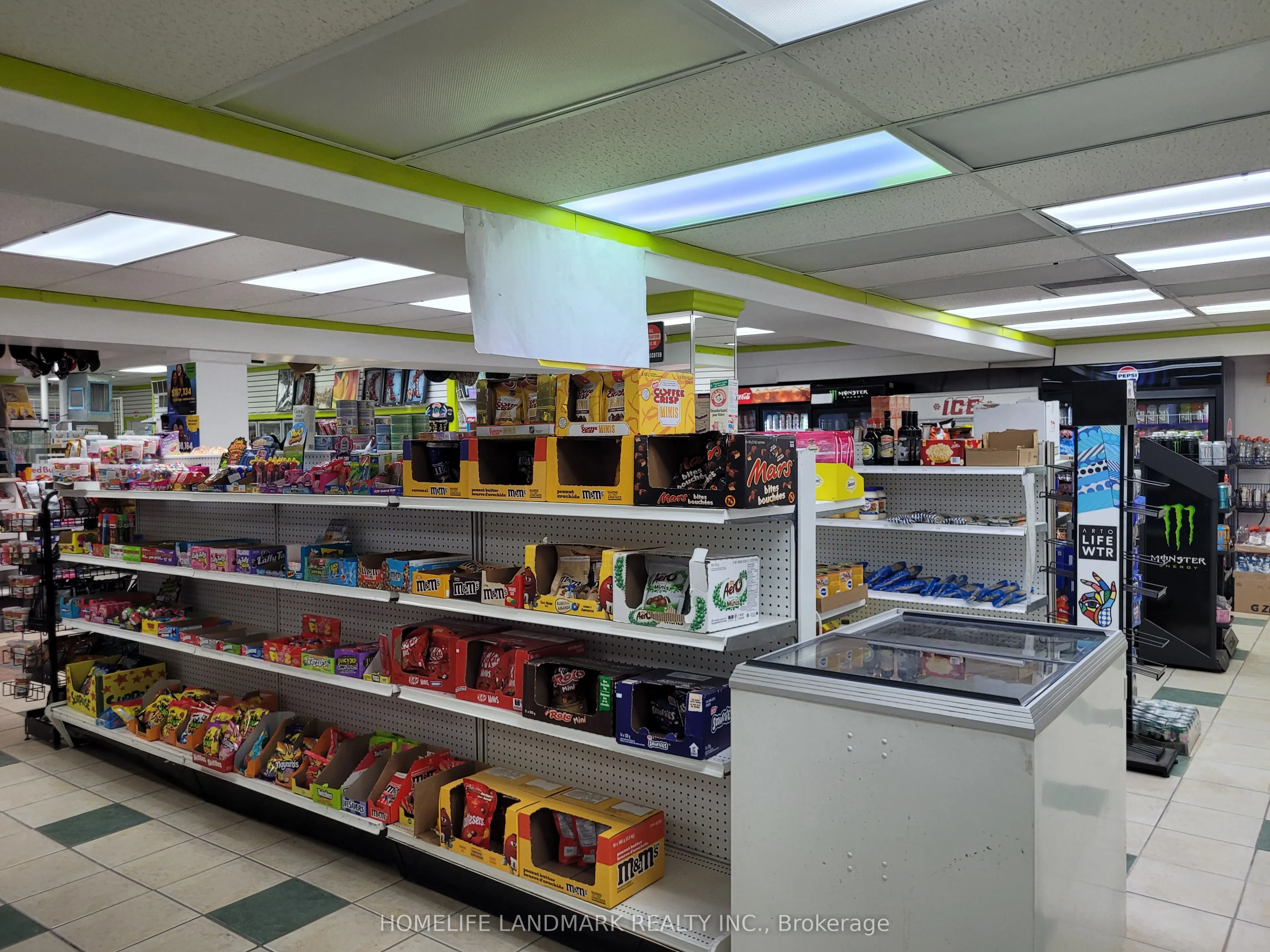 195 Dundas Street W