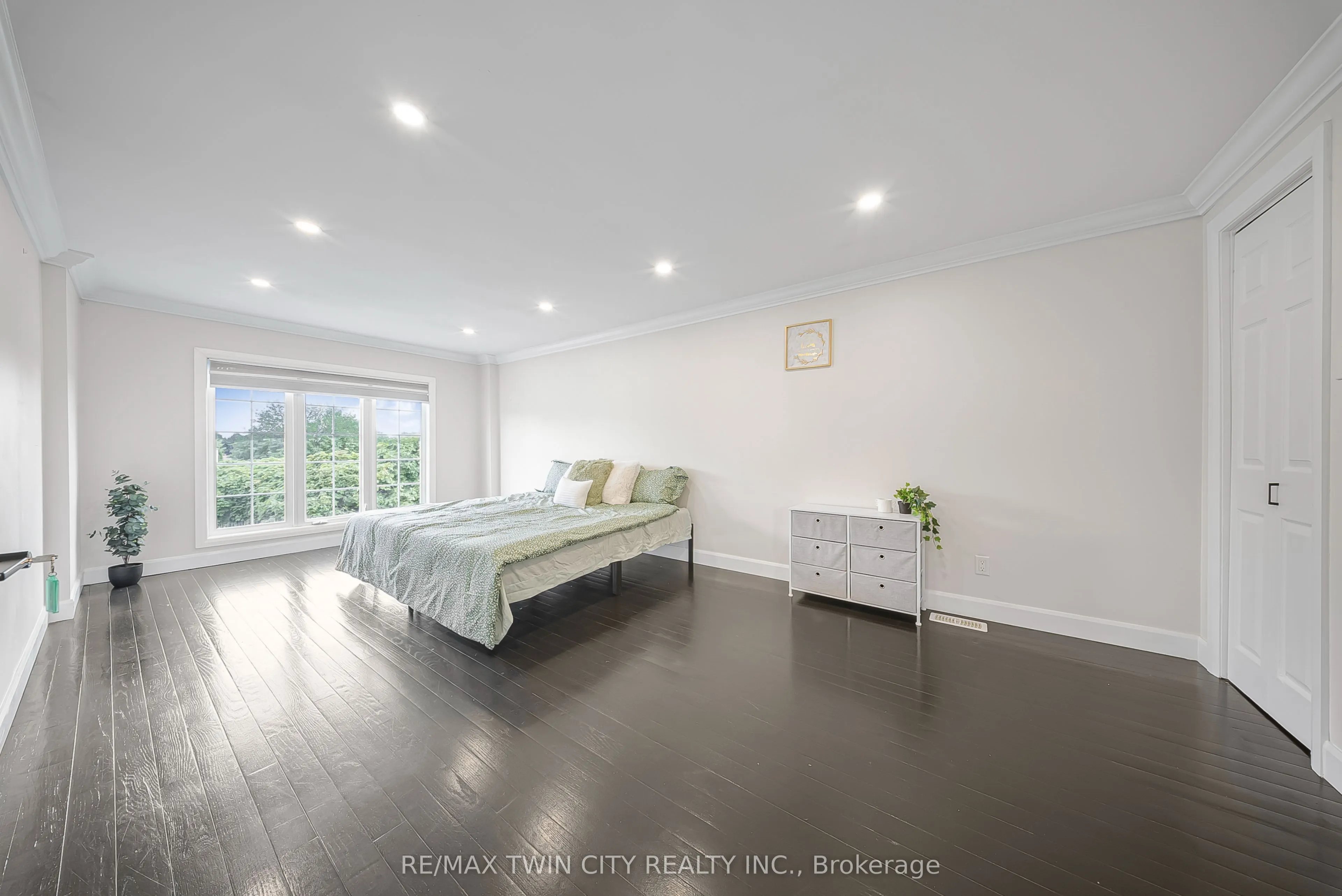 40 Ebydale Drive