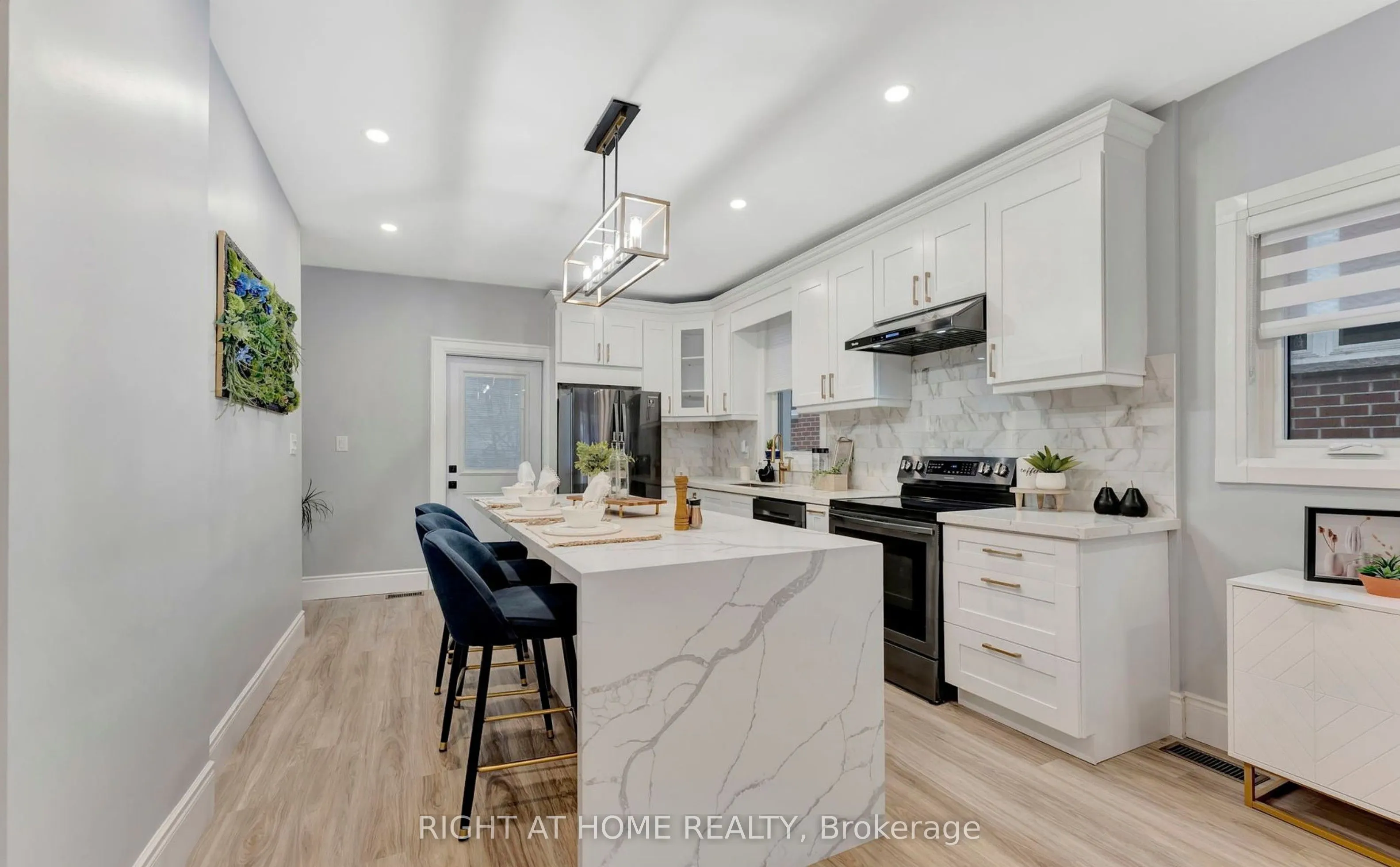 520 Cochrane Road, #Room Rental