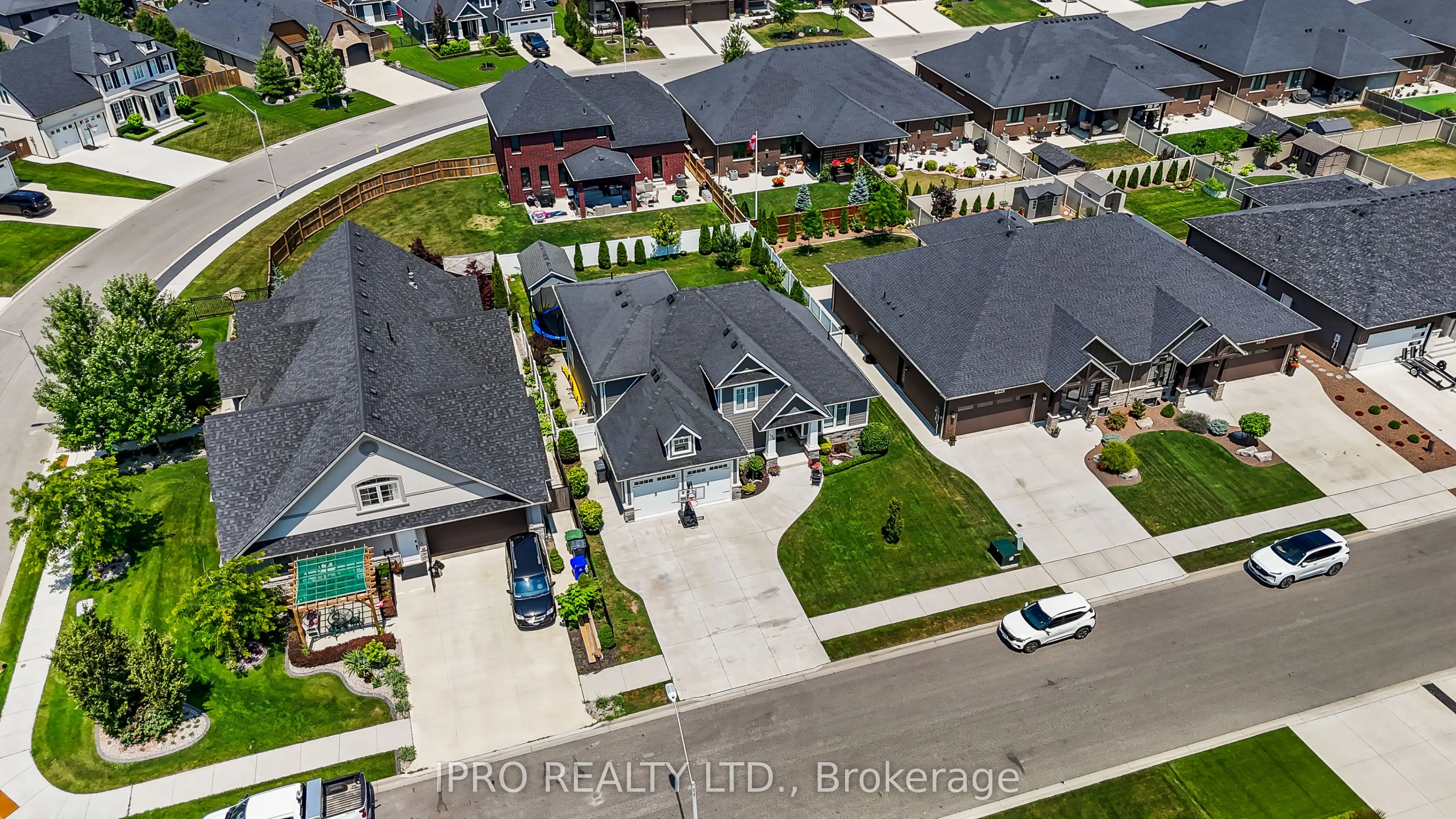 139 Blue Jay Crescent