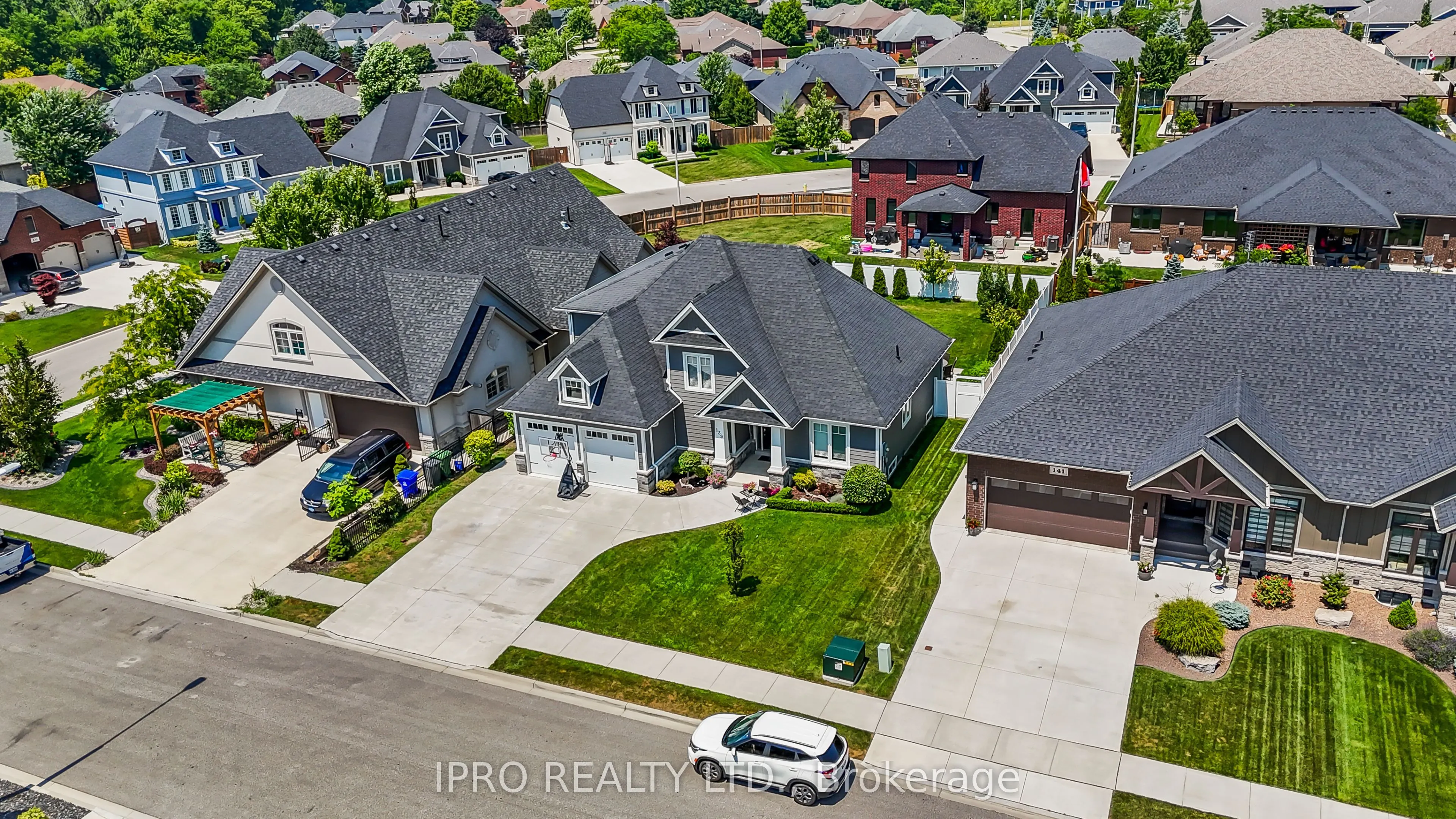139 Blue Jay Crescent