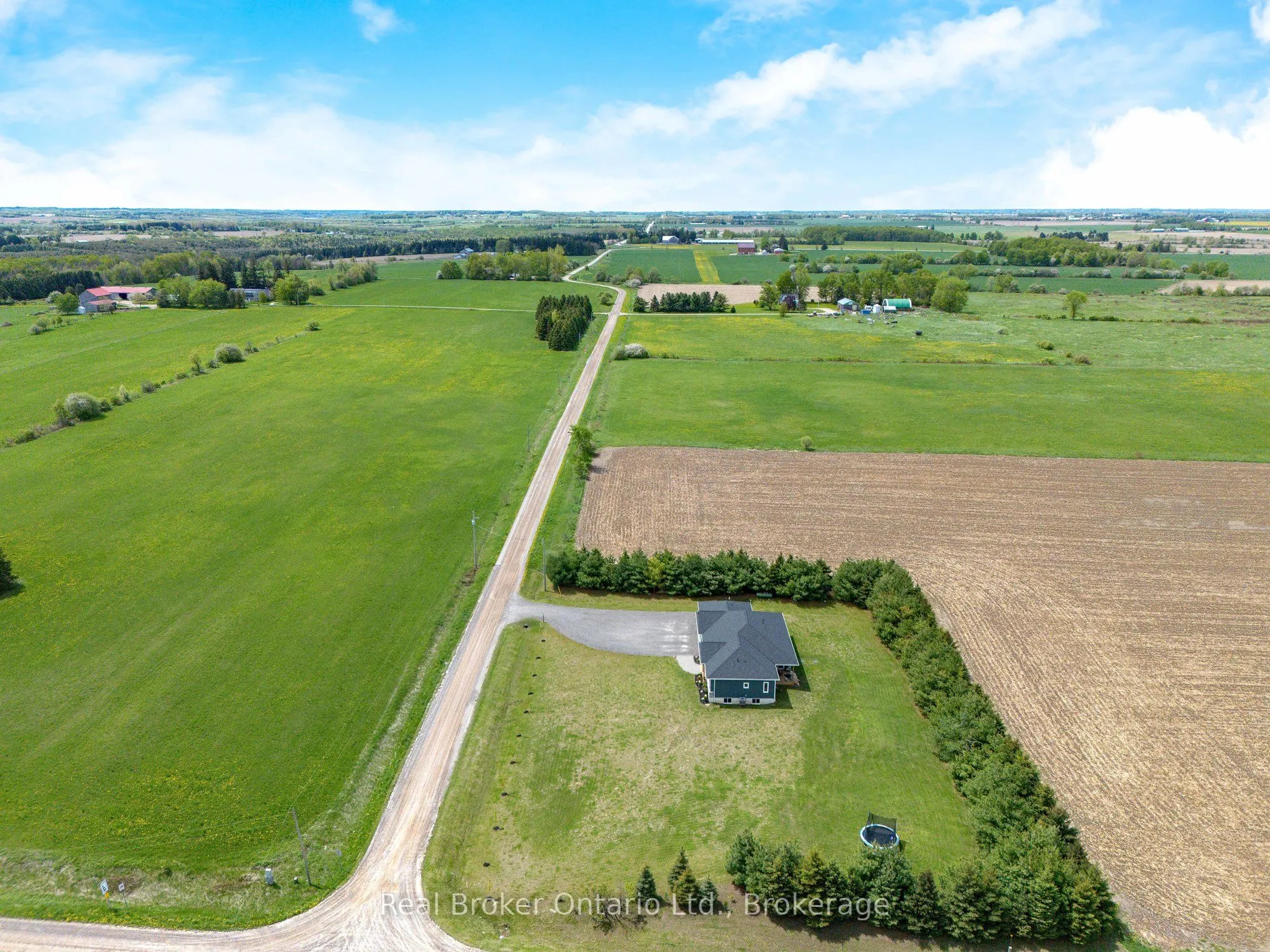 142401 15 Side Road