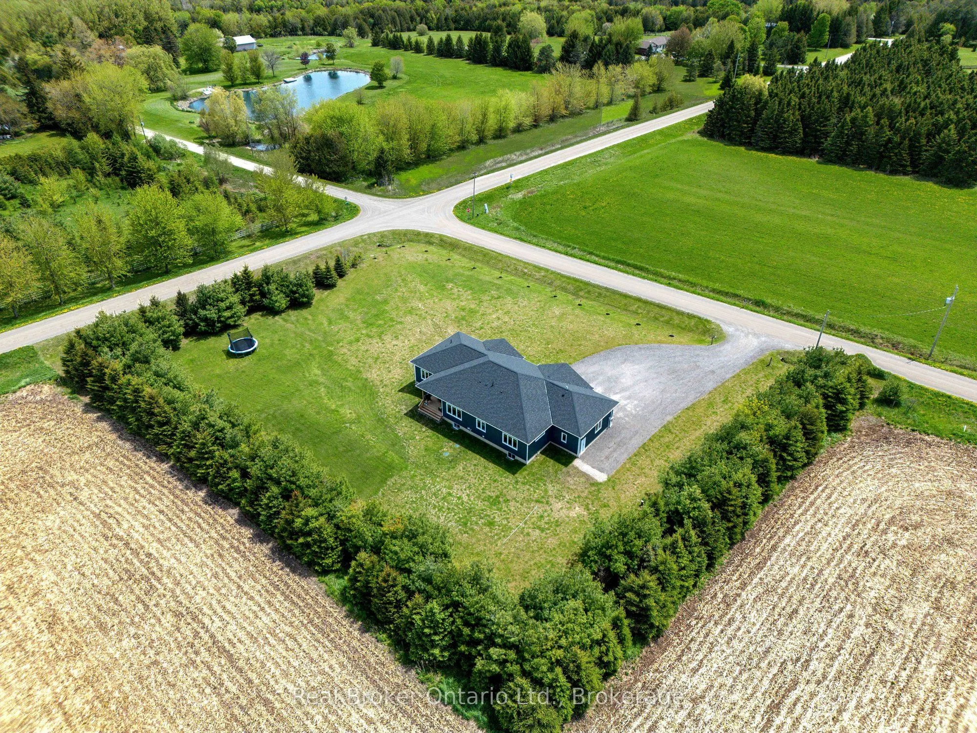 142401 15 Side Road