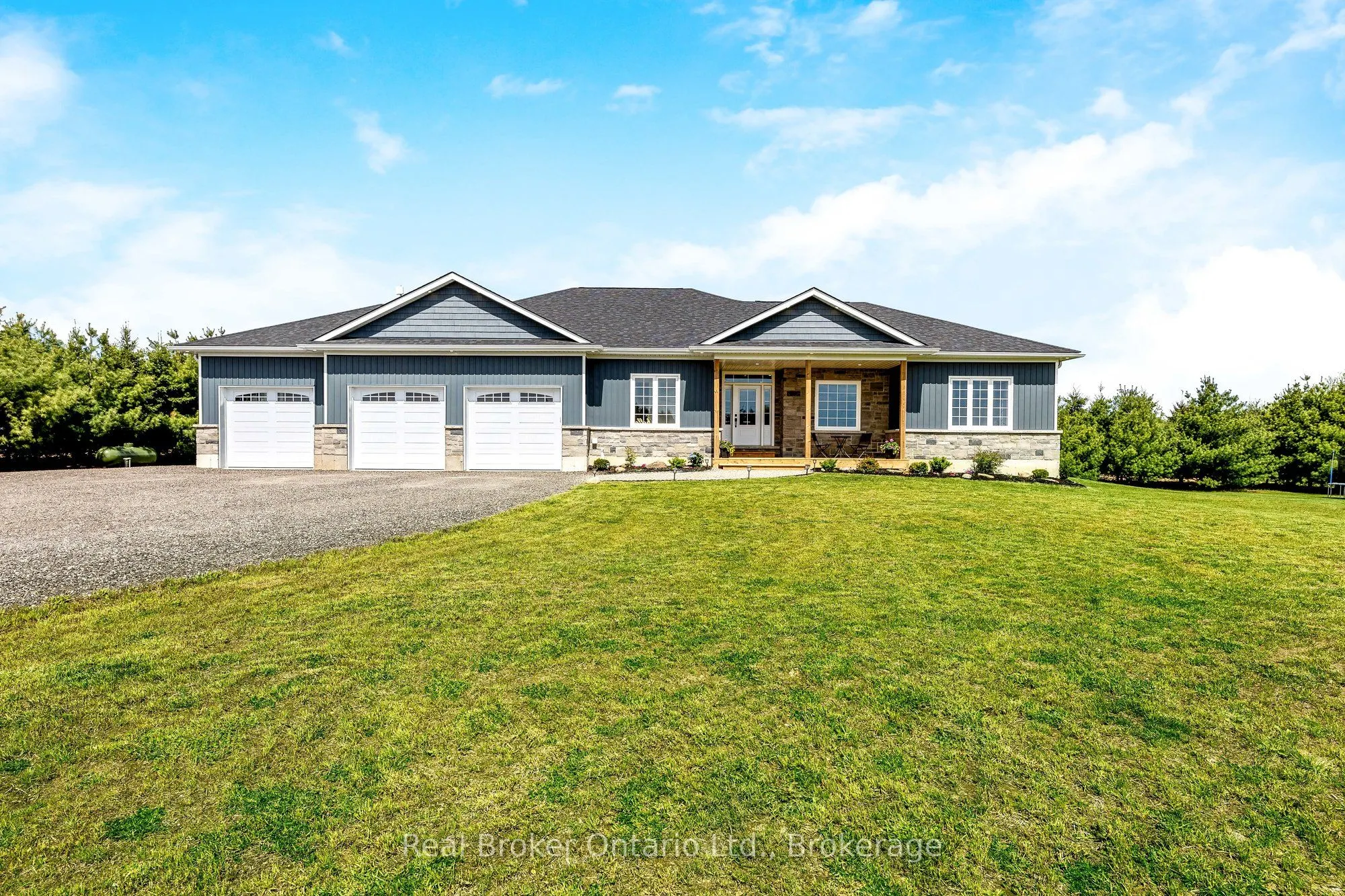 142401 15 Side Road
