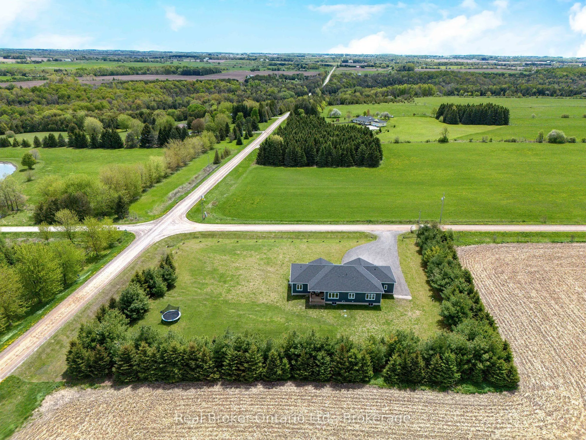 142401 15 Side Road