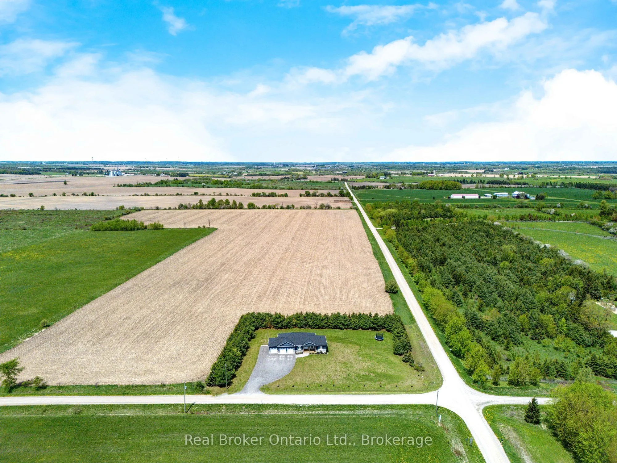 142401 15 Side Road