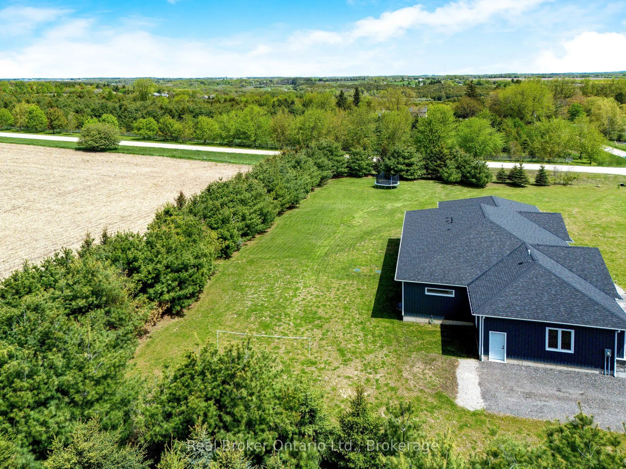 142401 15 Side Road