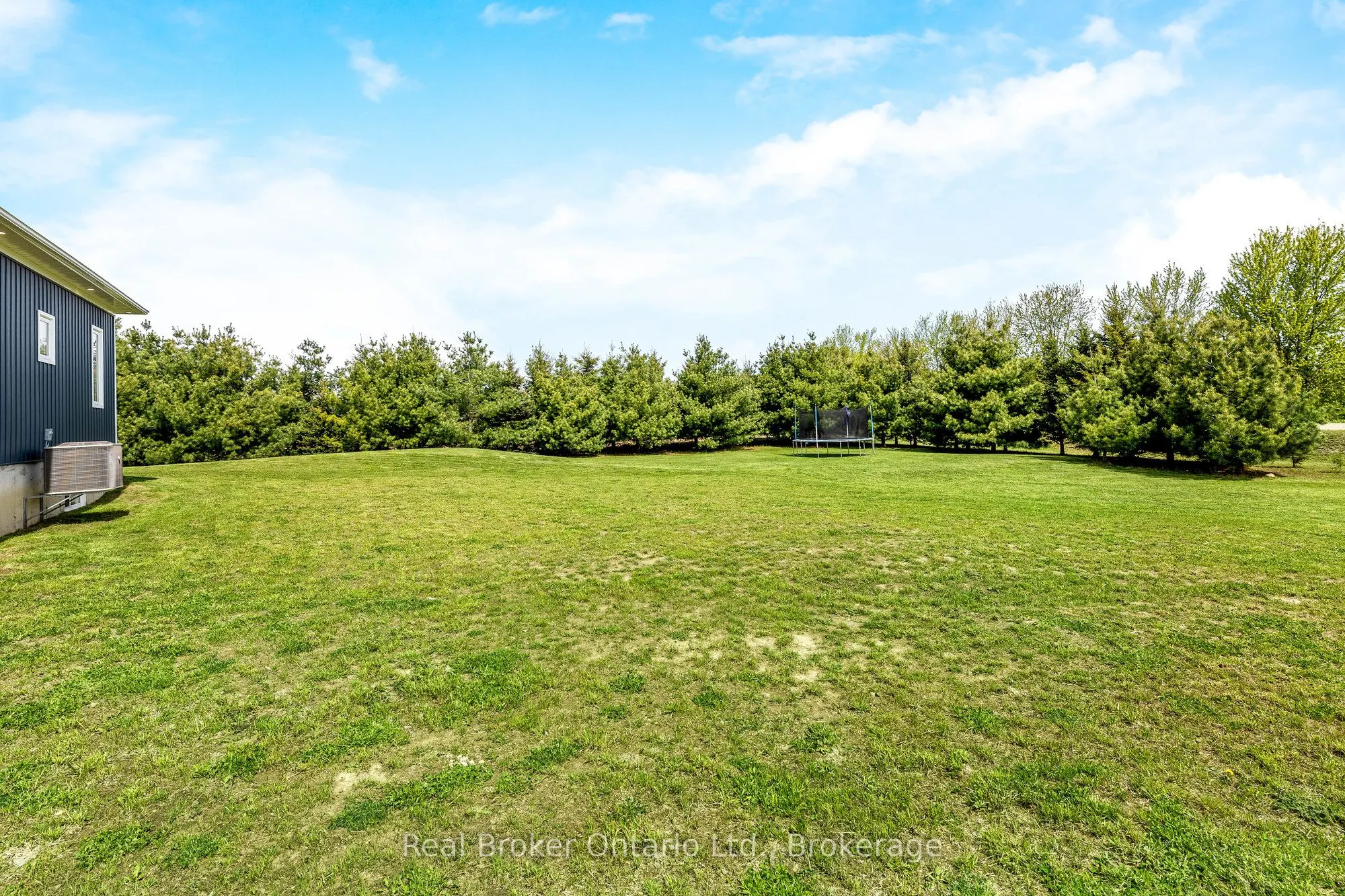 142401 15 Side Road