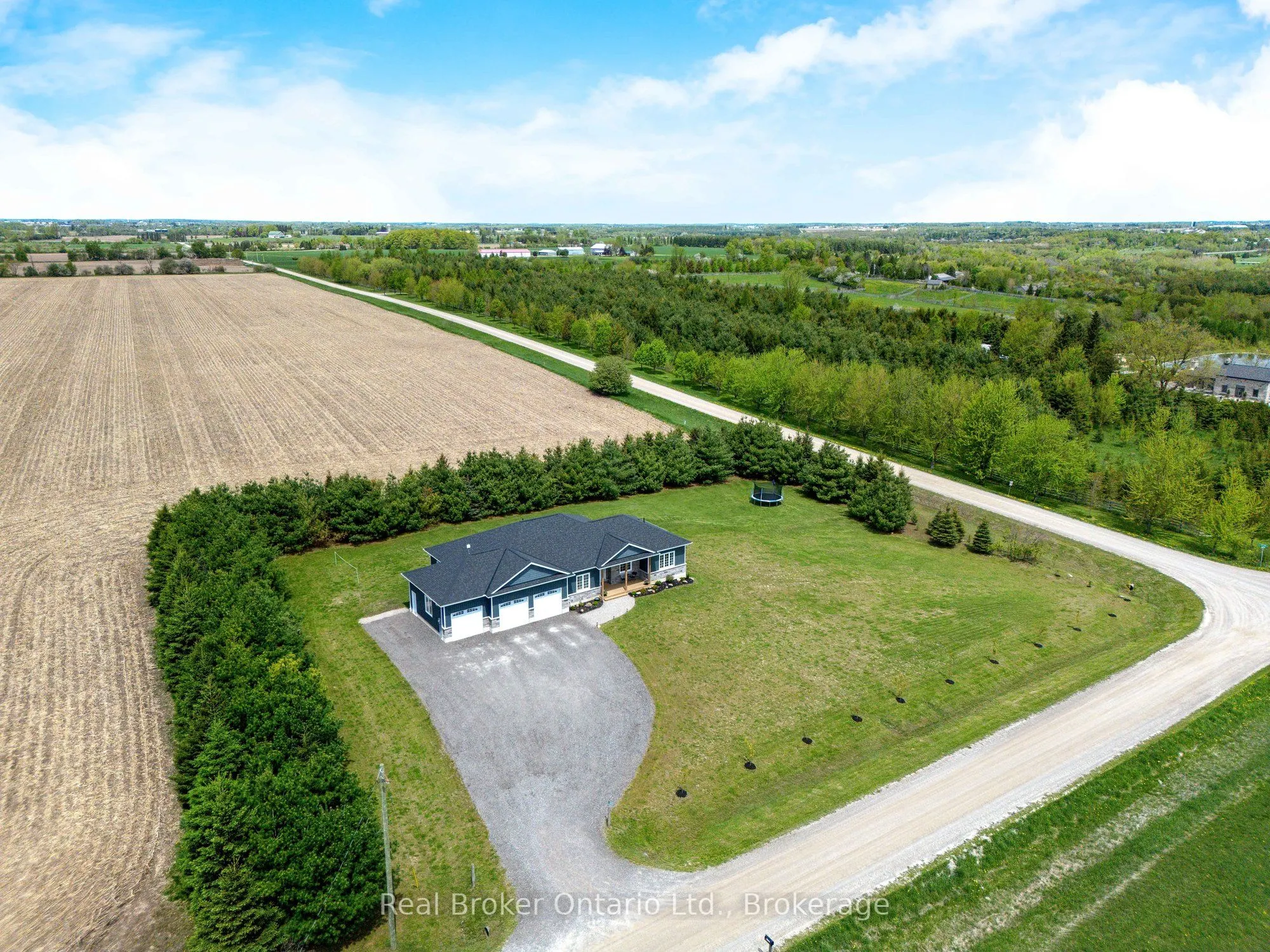 142401 15 Side Road
