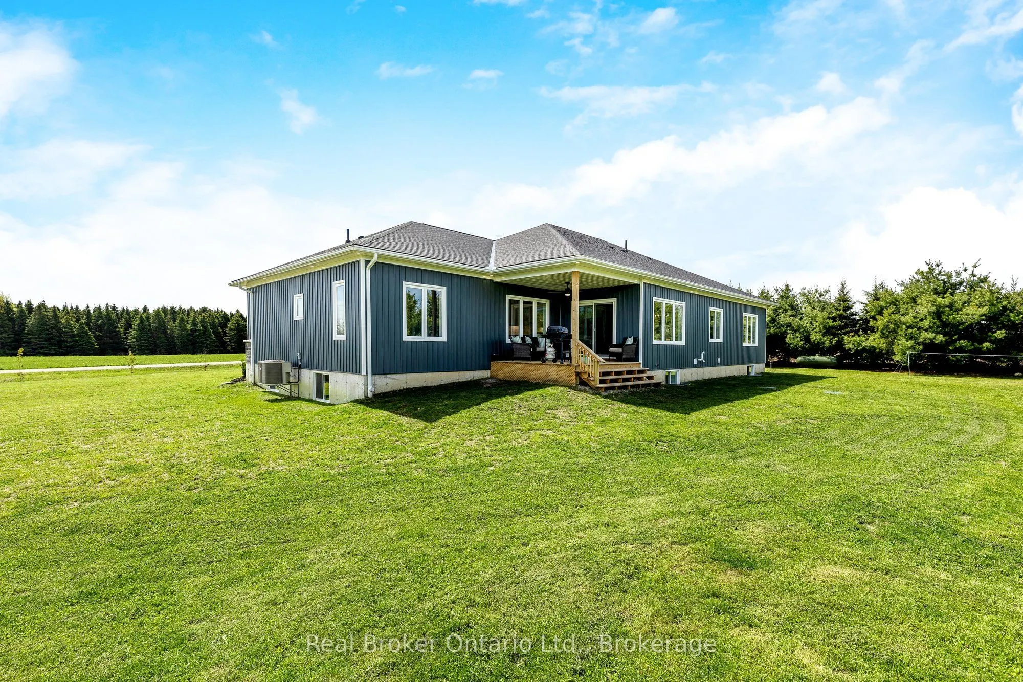 142401 15 Side Road