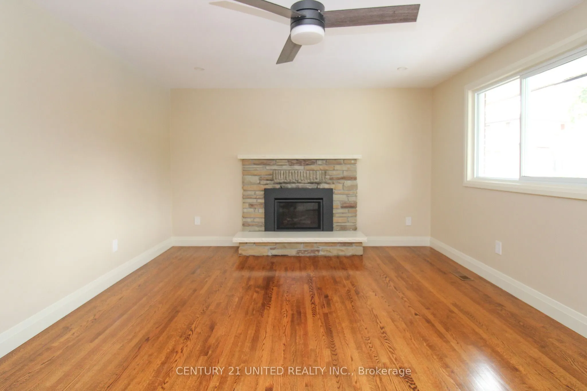 594 Saugeen Crescent