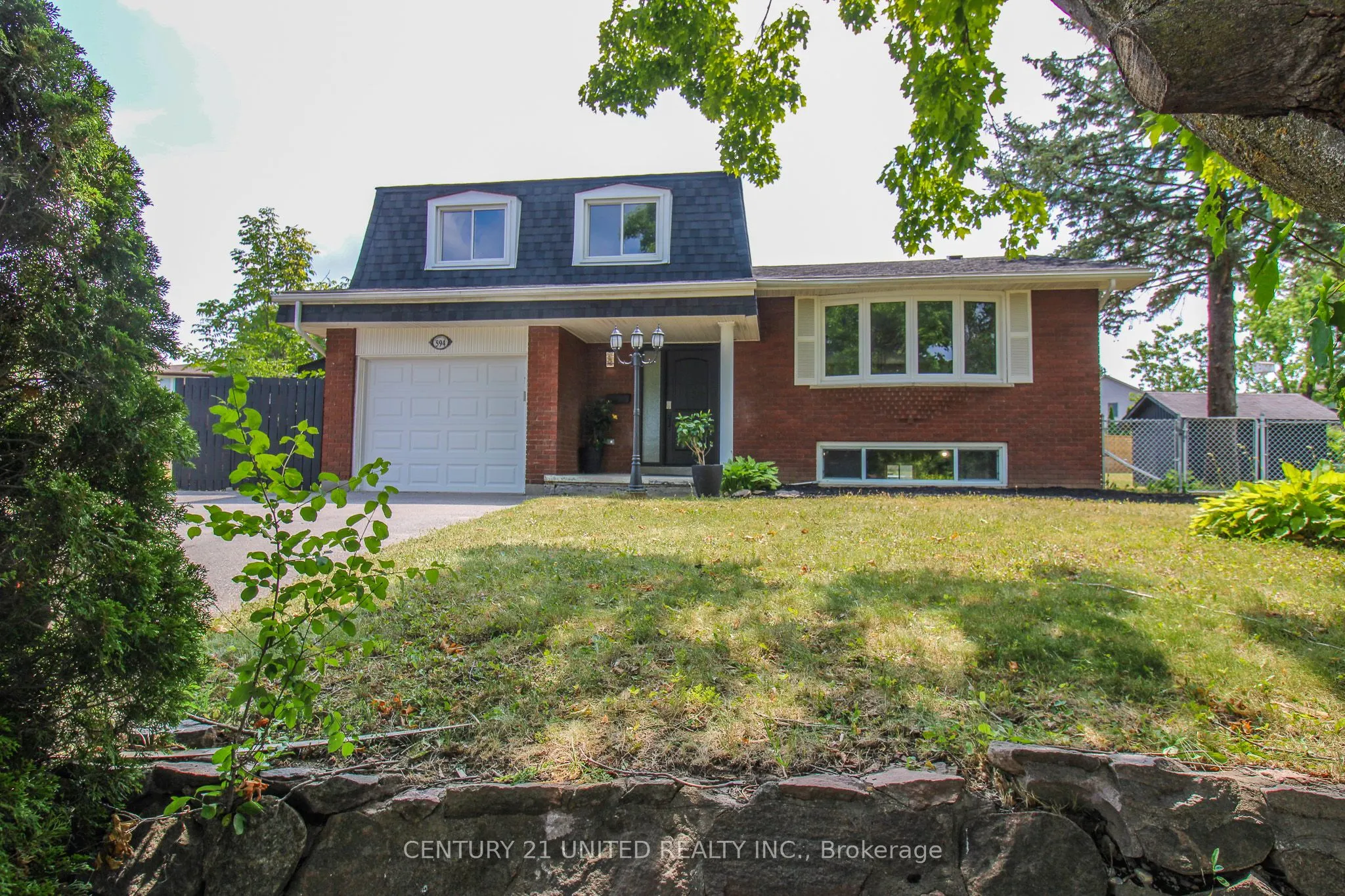 594 Saugeen Crescent
