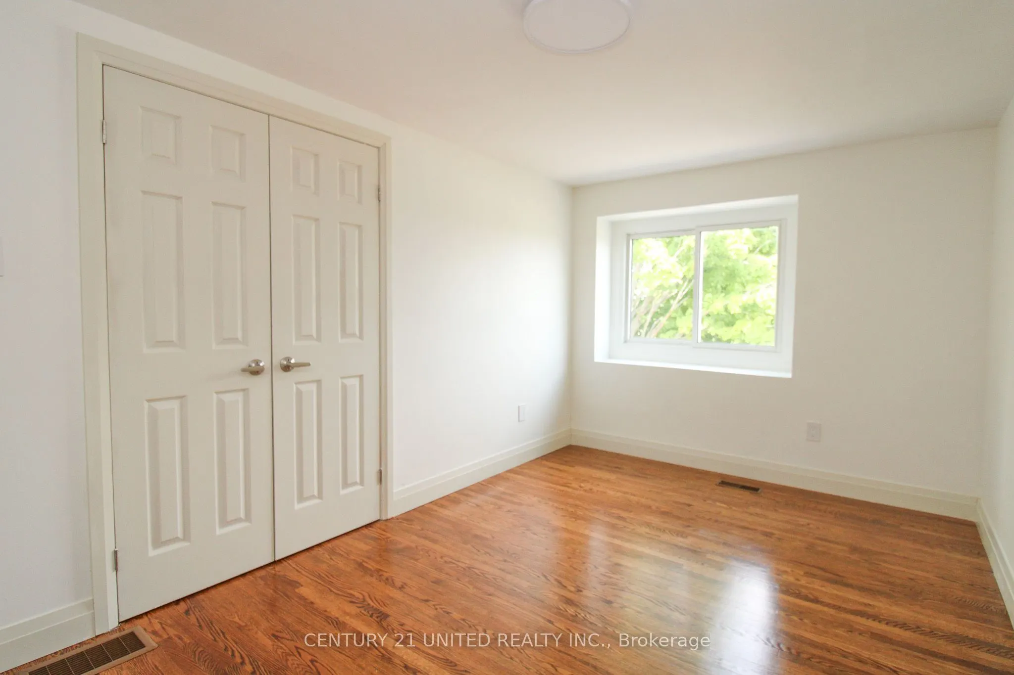 594 Saugeen Crescent