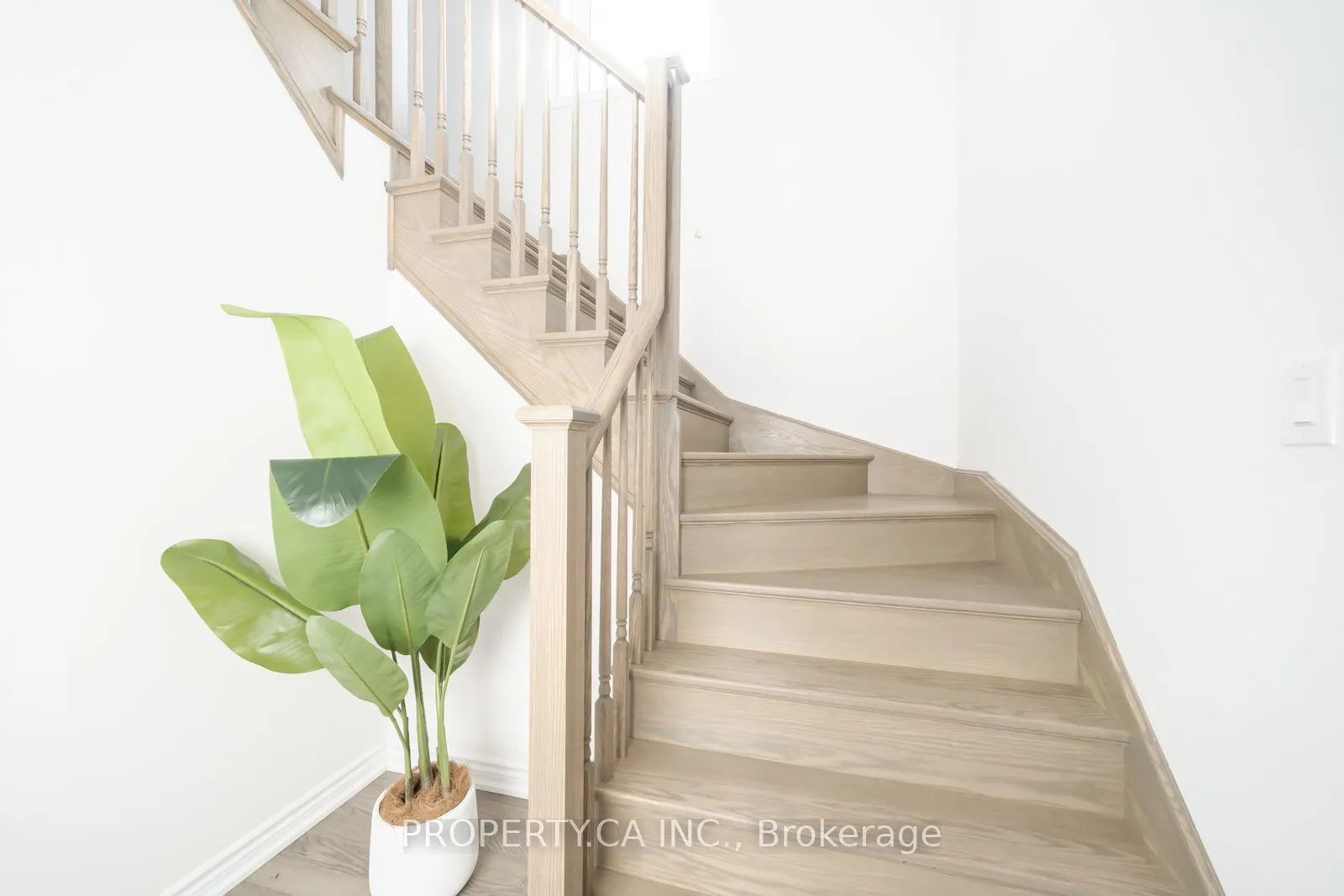 102 Bethune Avenue