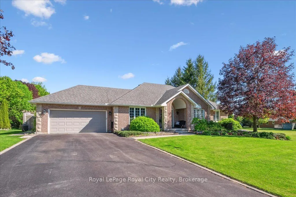 790 Dianne Crescent