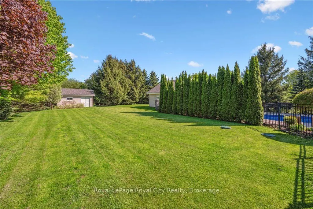 790 Dianne Crescent