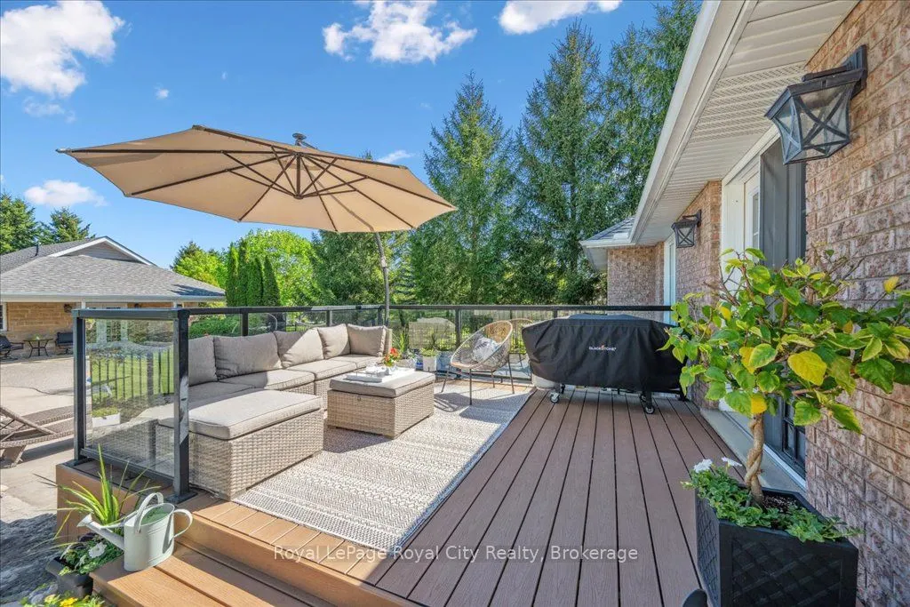790 Dianne Crescent