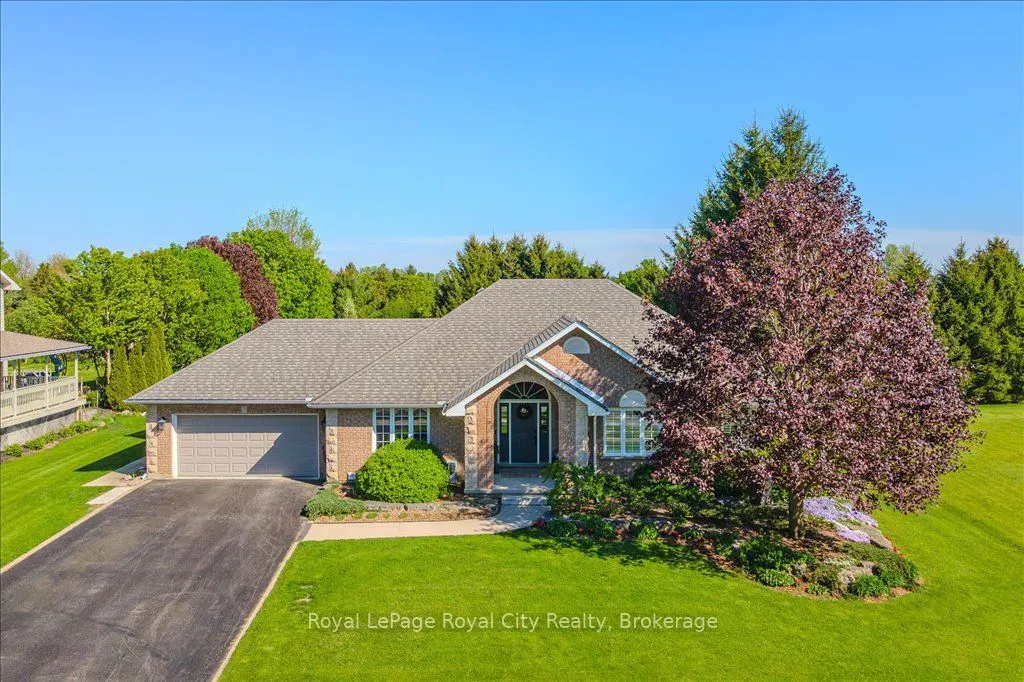790 Dianne Crescent