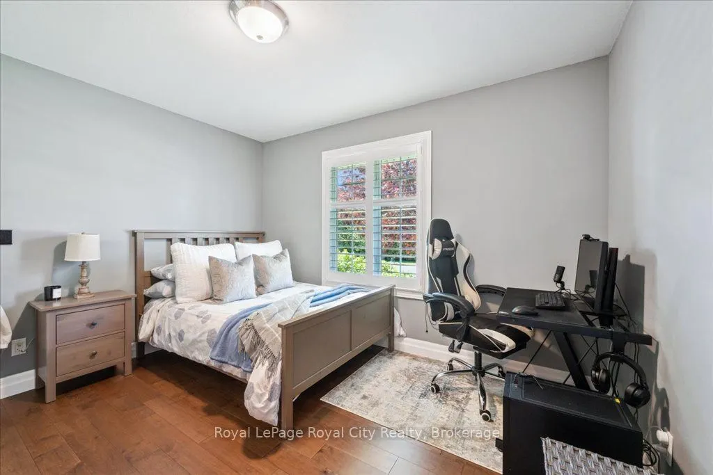790 Dianne Crescent